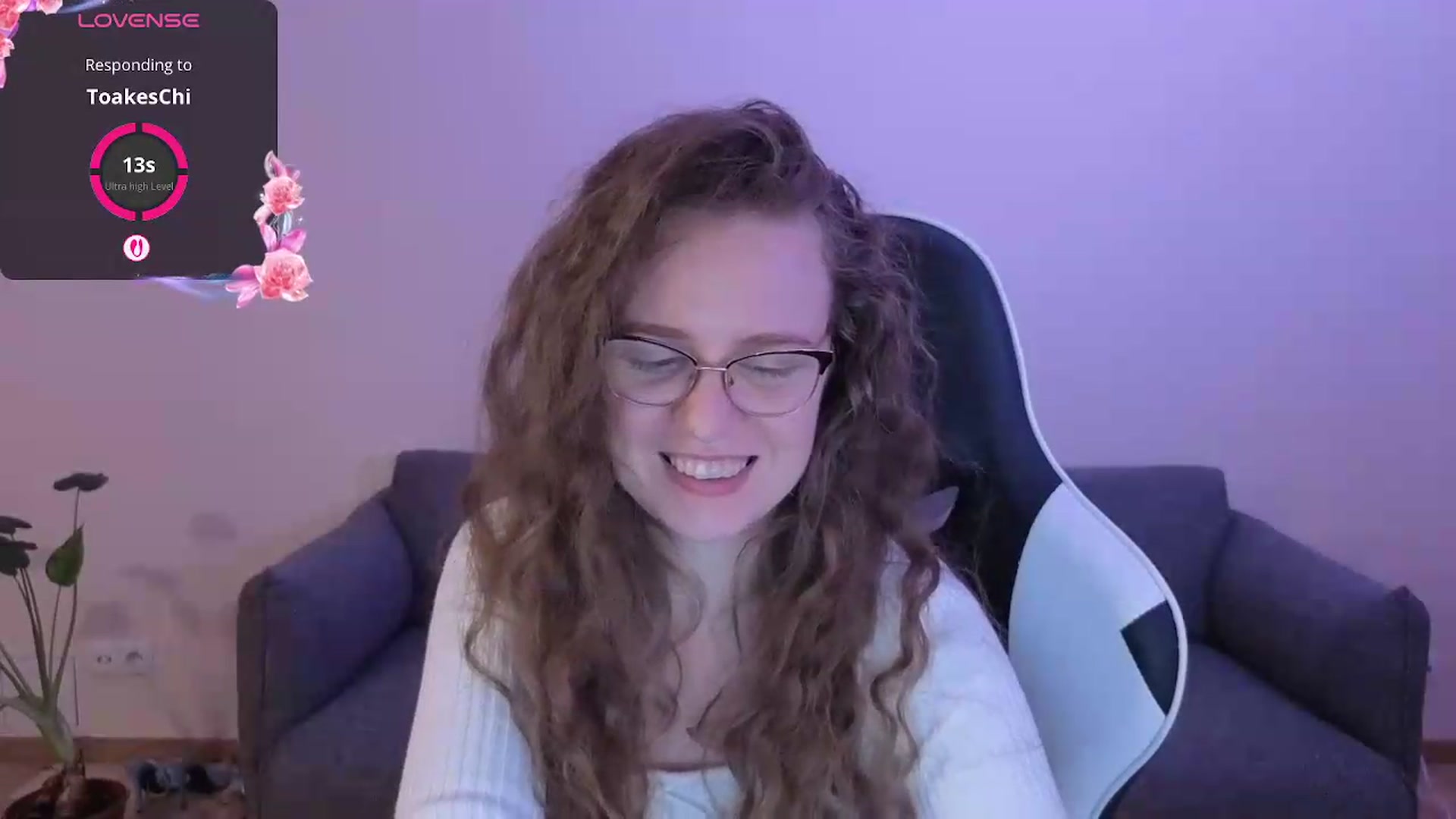 Gallery image thumbnail from BlueFlowerr's myfreecams stream on, 06/15/2026, 21:59 image 15 of 20
