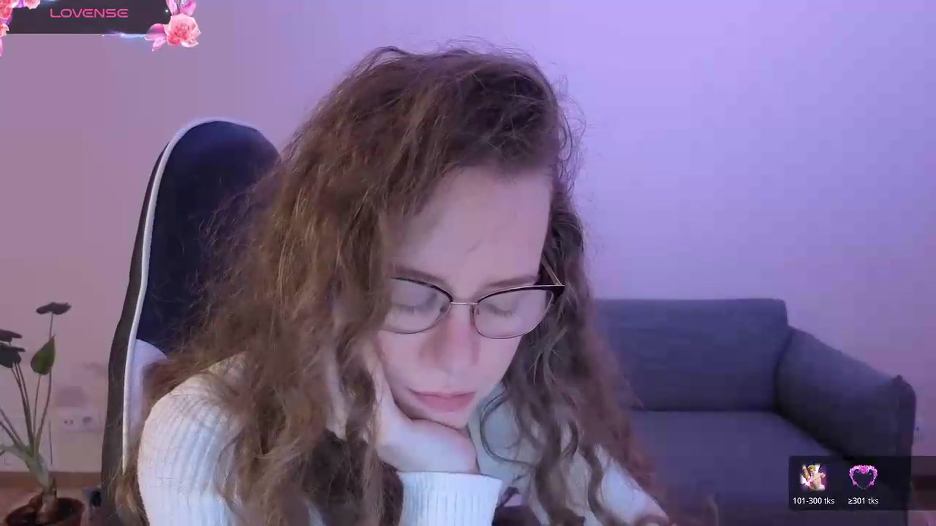 Gallery image thumbnail from BlueFlowerr's myfreecams stream on, 06/15/2026, 21:59 image 2 of 20