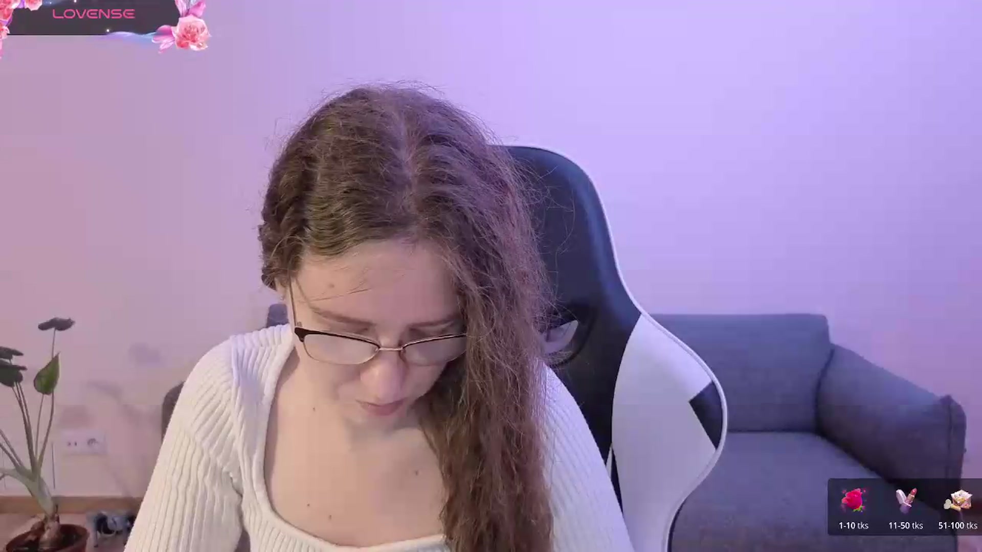 Gallery image thumbnail from BlueFlowerr's myfreecams stream on, 06/15/2026, 23:33 image 6 of 20