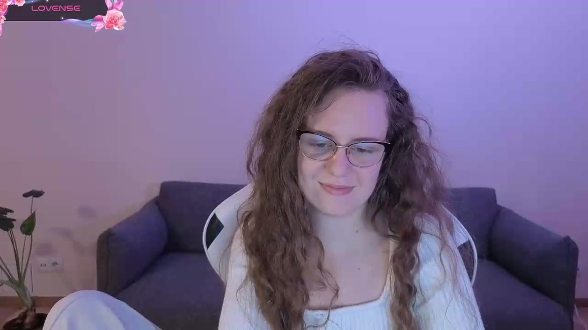 Gallery image thumbnail from BlueFlowerr's myfreecams stream on, 06/15/2026, 23:33 image 14 of 20