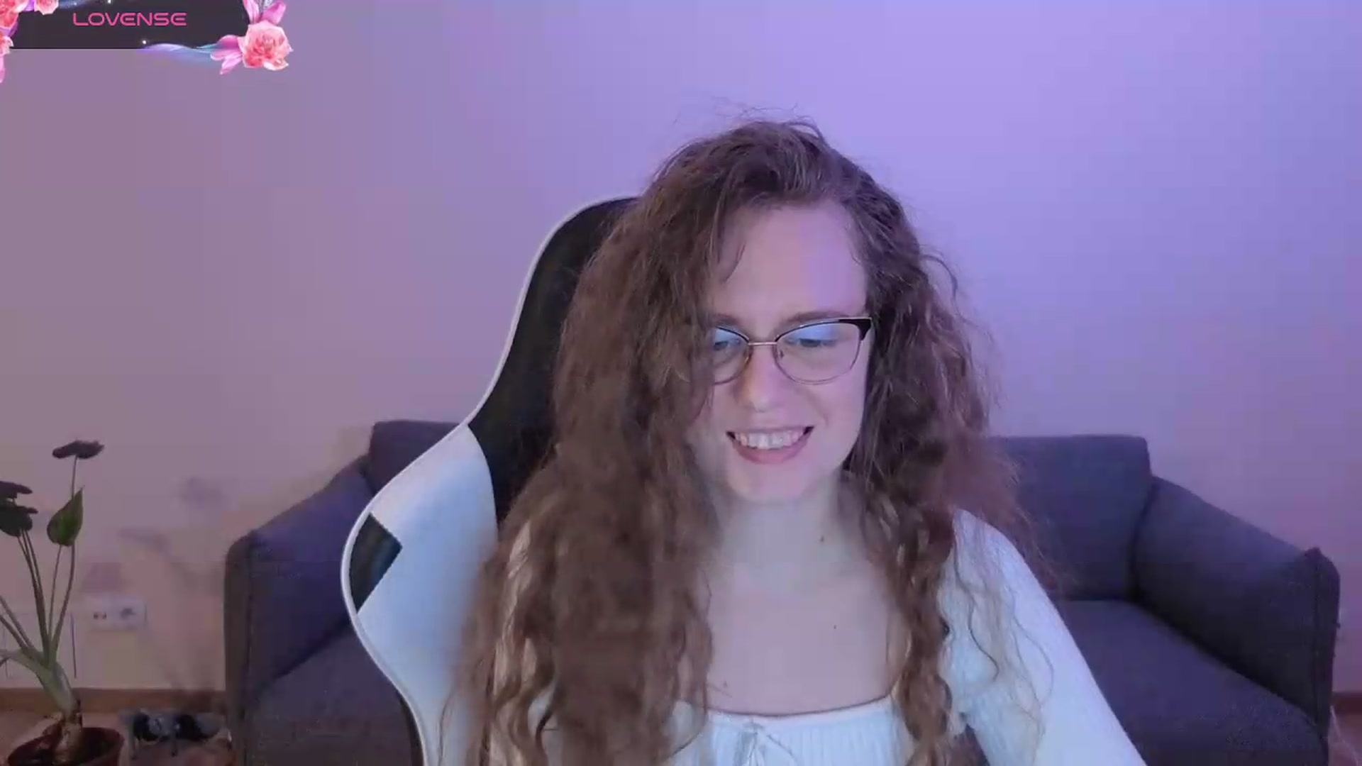 Gallery image thumbnail from BlueFlowerr's myfreecams stream on, 06/15/2026, 23:33 image 15 of 20