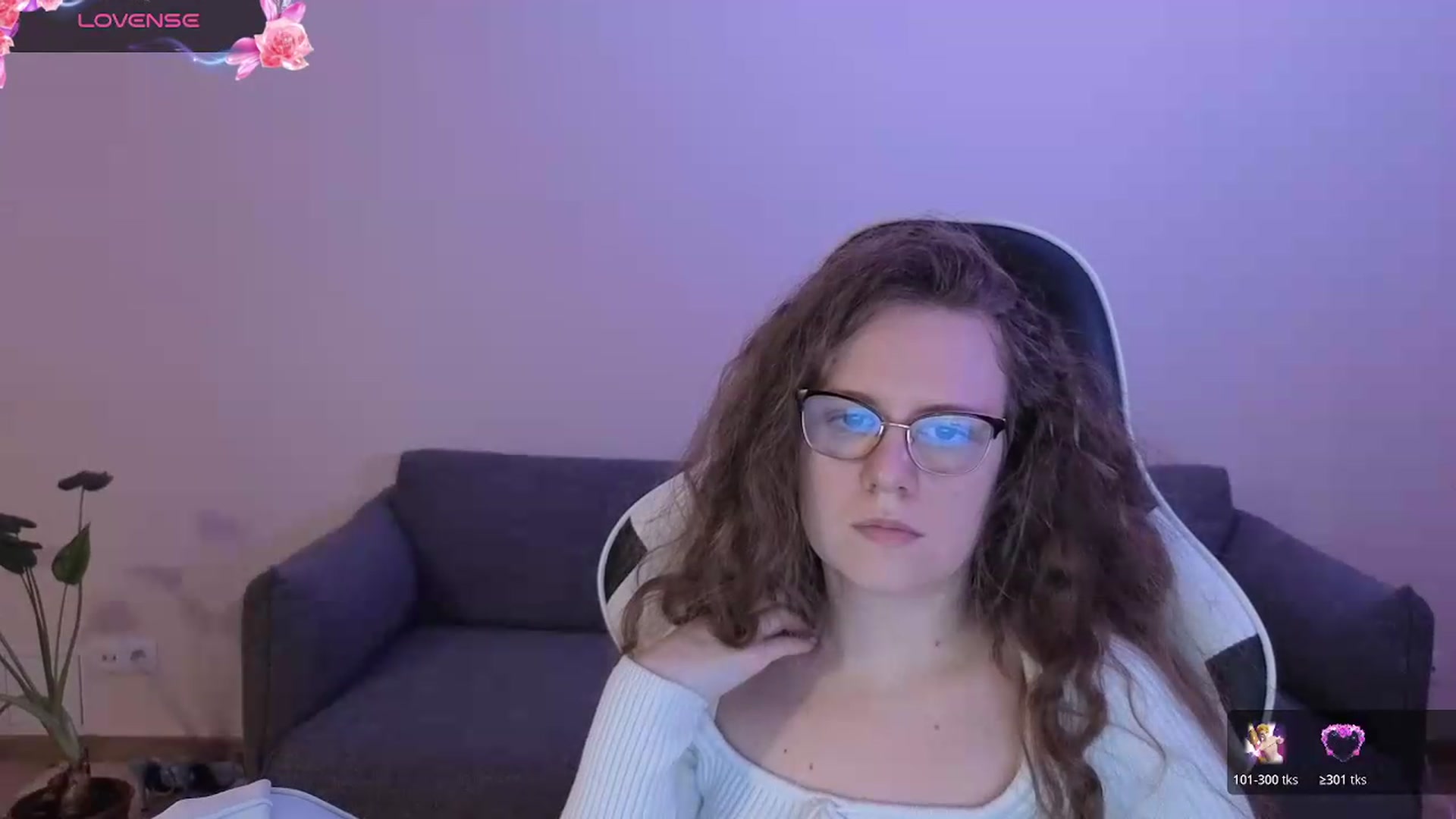 Gallery image thumbnail from BlueFlowerr's myfreecams stream on, 06/15/2026, 23:33 image 12 of 20