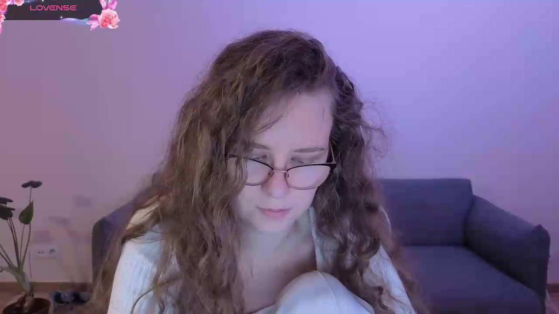 Gallery image thumbnail from BlueFlowerr's myfreecams stream on, 06/15/2026, 23:33 image 3 of 20