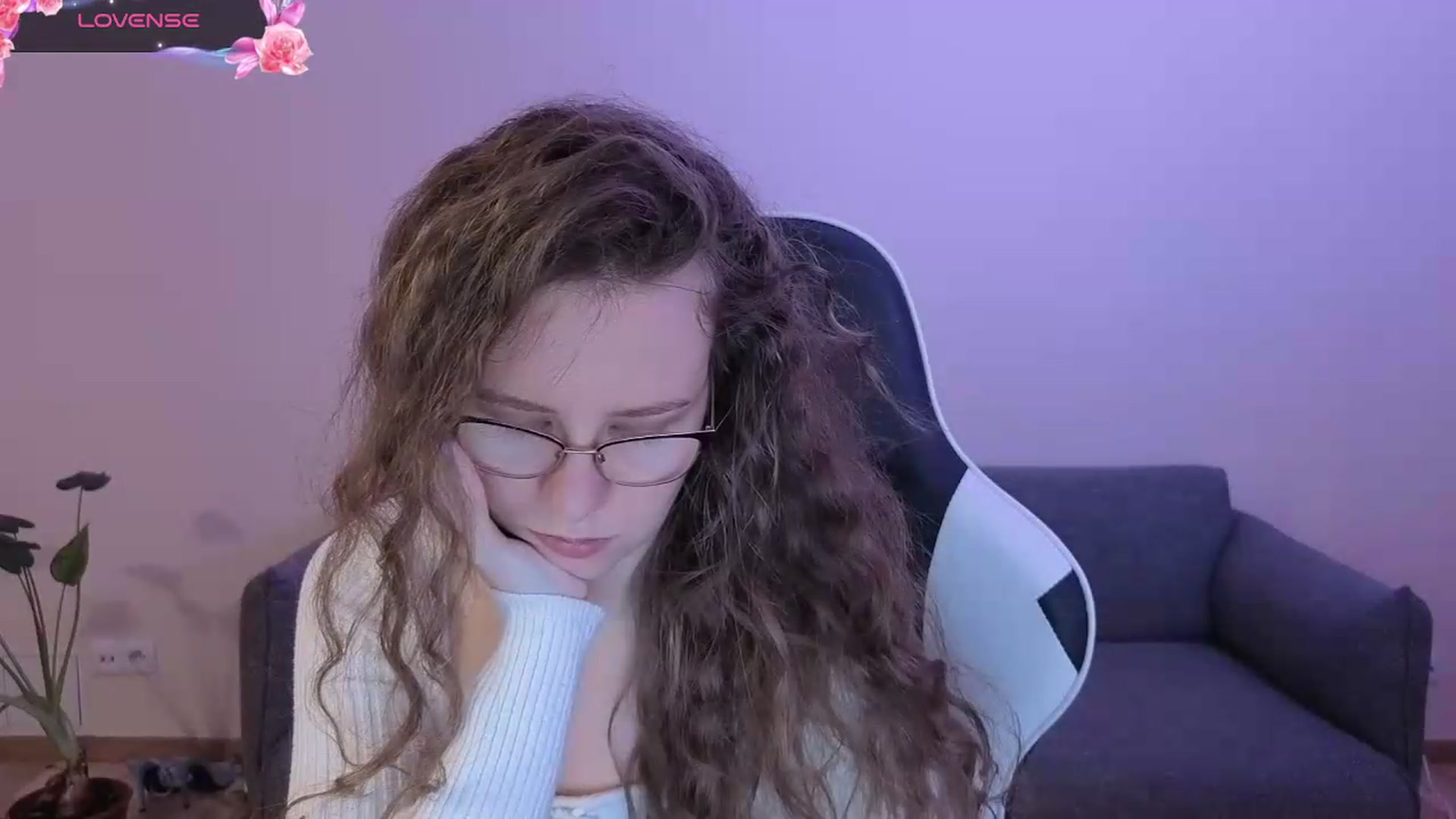 Gallery image thumbnail from BlueFlowerr's myfreecams stream on, 06/15/2026, 23:33 image 7 of 20