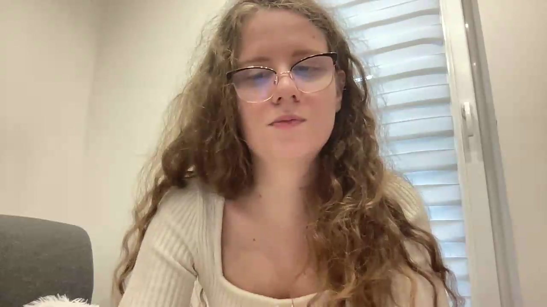 Gallery image thumbnail from BlueFlowerr's myfreecams stream on, 06/16/2026, 03:20 image 20 of 20