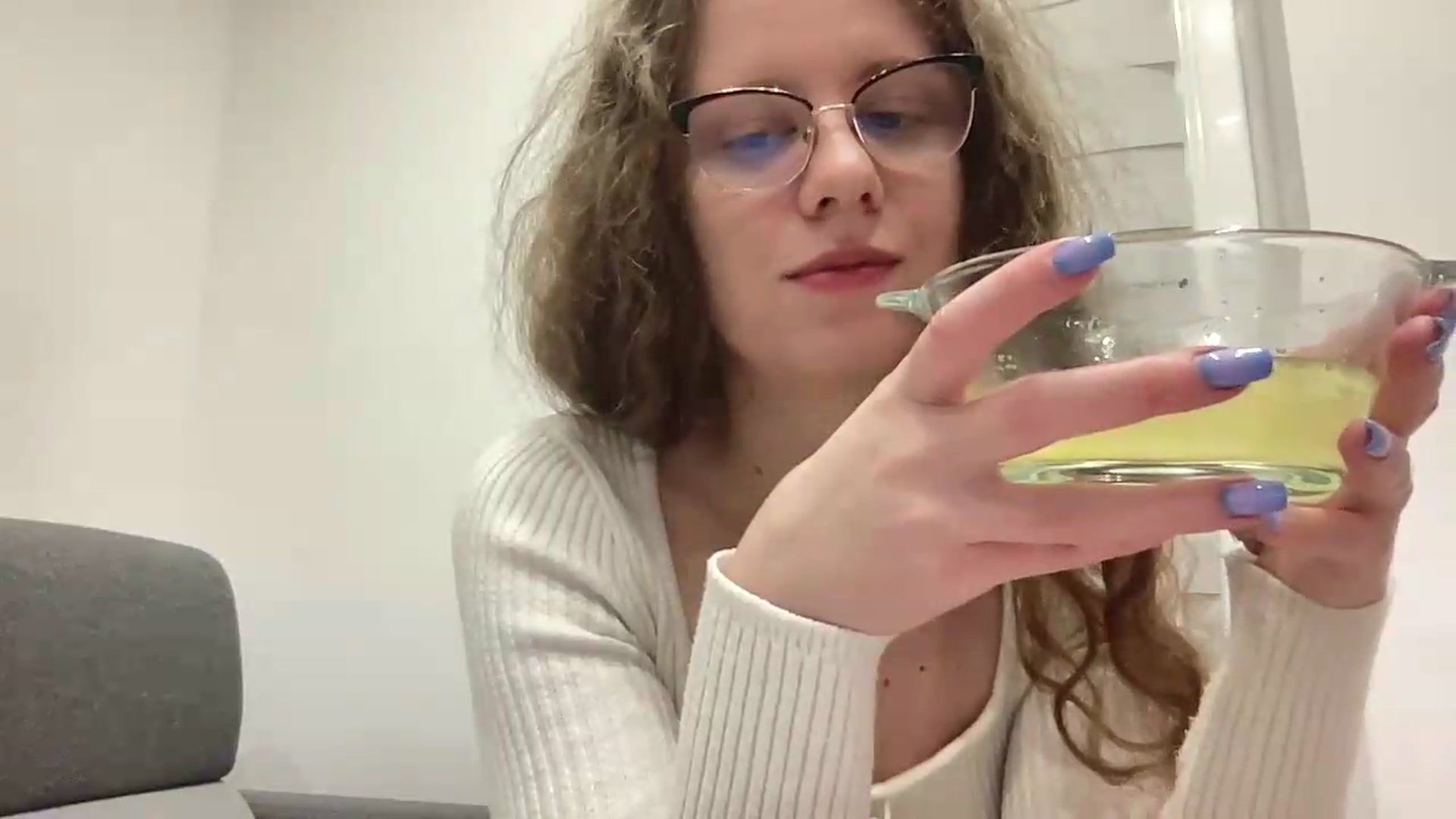 Gallery image thumbnail from BlueFlowerr's myfreecams stream on, 06/16/2026, 03:20 image 4 of 20