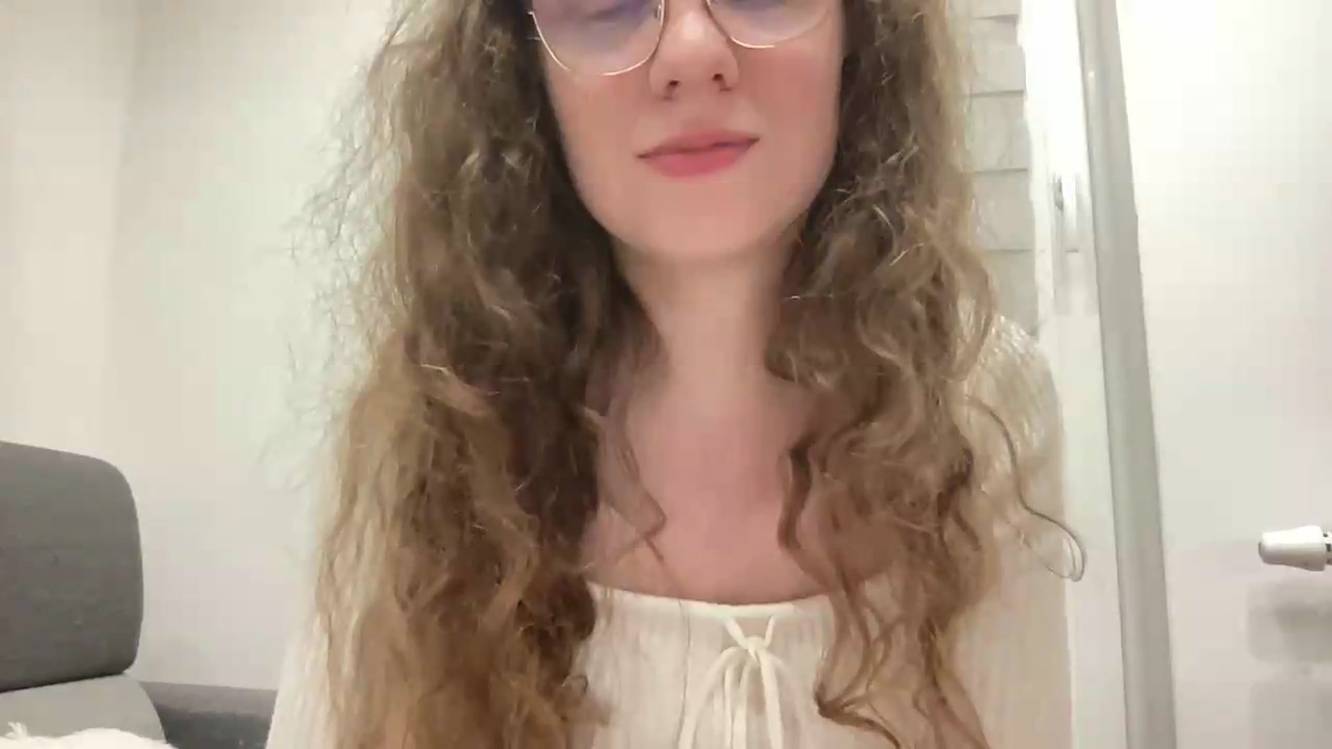 Gallery image thumbnail from BlueFlowerr's myfreecams stream on, 06/16/2026, 03:20 image 10 of 20