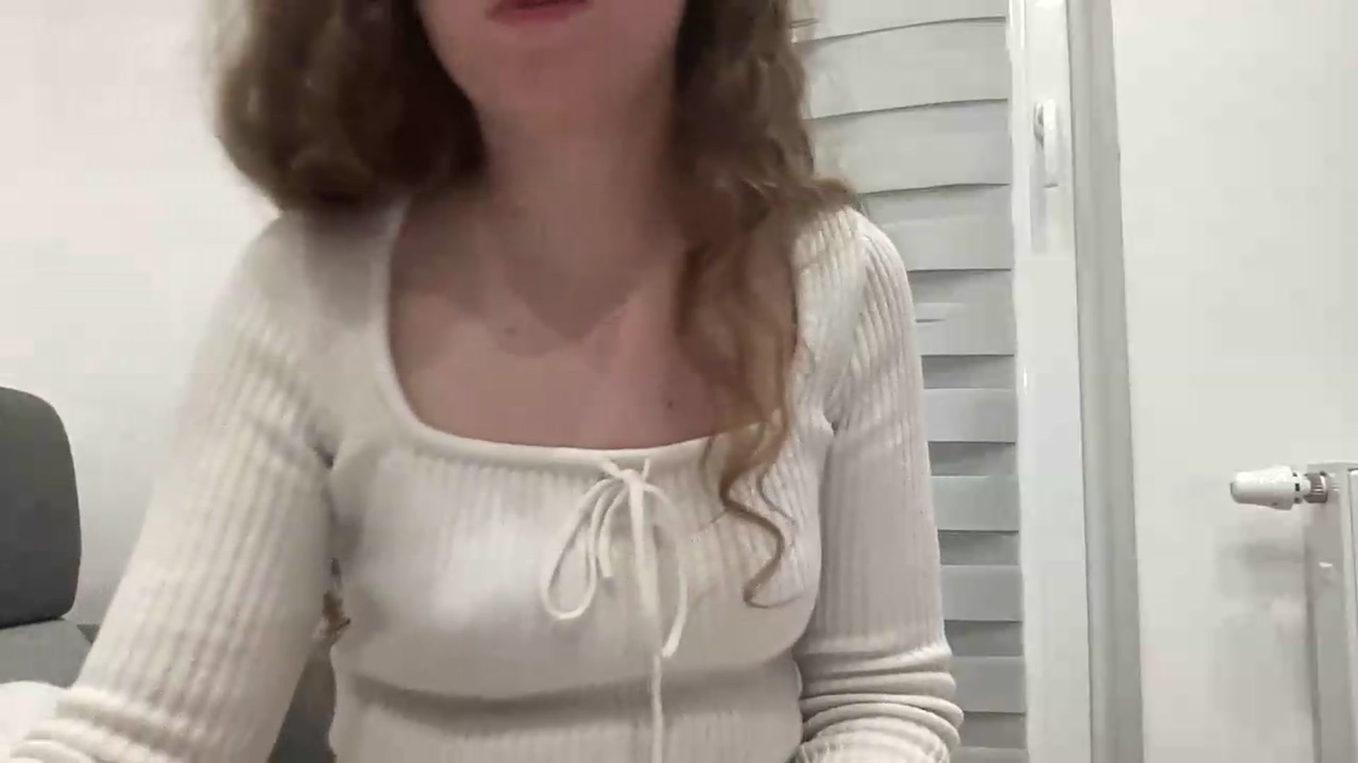 Gallery image thumbnail from BlueFlowerr's myfreecams stream on, 06/16/2026, 03:20 image 6 of 20