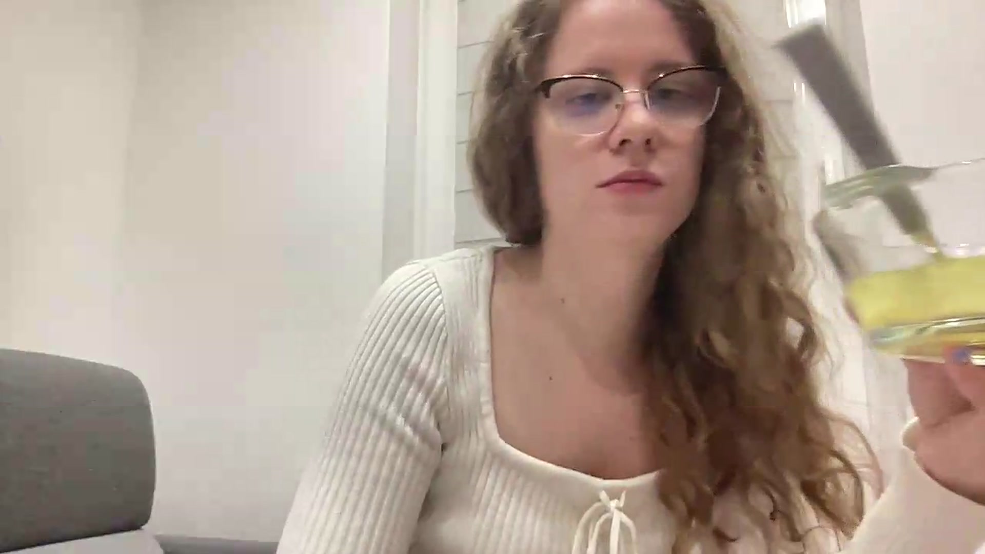 Gallery image thumbnail from BlueFlowerr's myfreecams stream on, 06/16/2026, 03:20 image 2 of 20