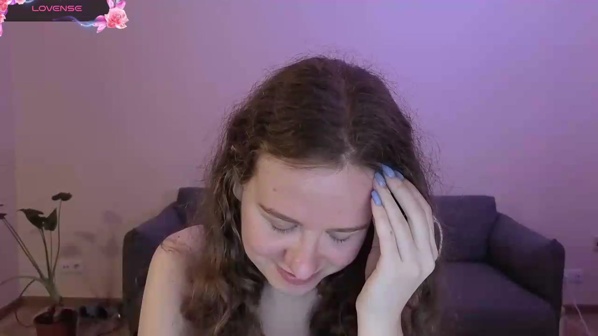Gallery image thumbnail from BlueFlowerr's myfreecams stream on, 06/18/2026, 18:04 image 16 of 20