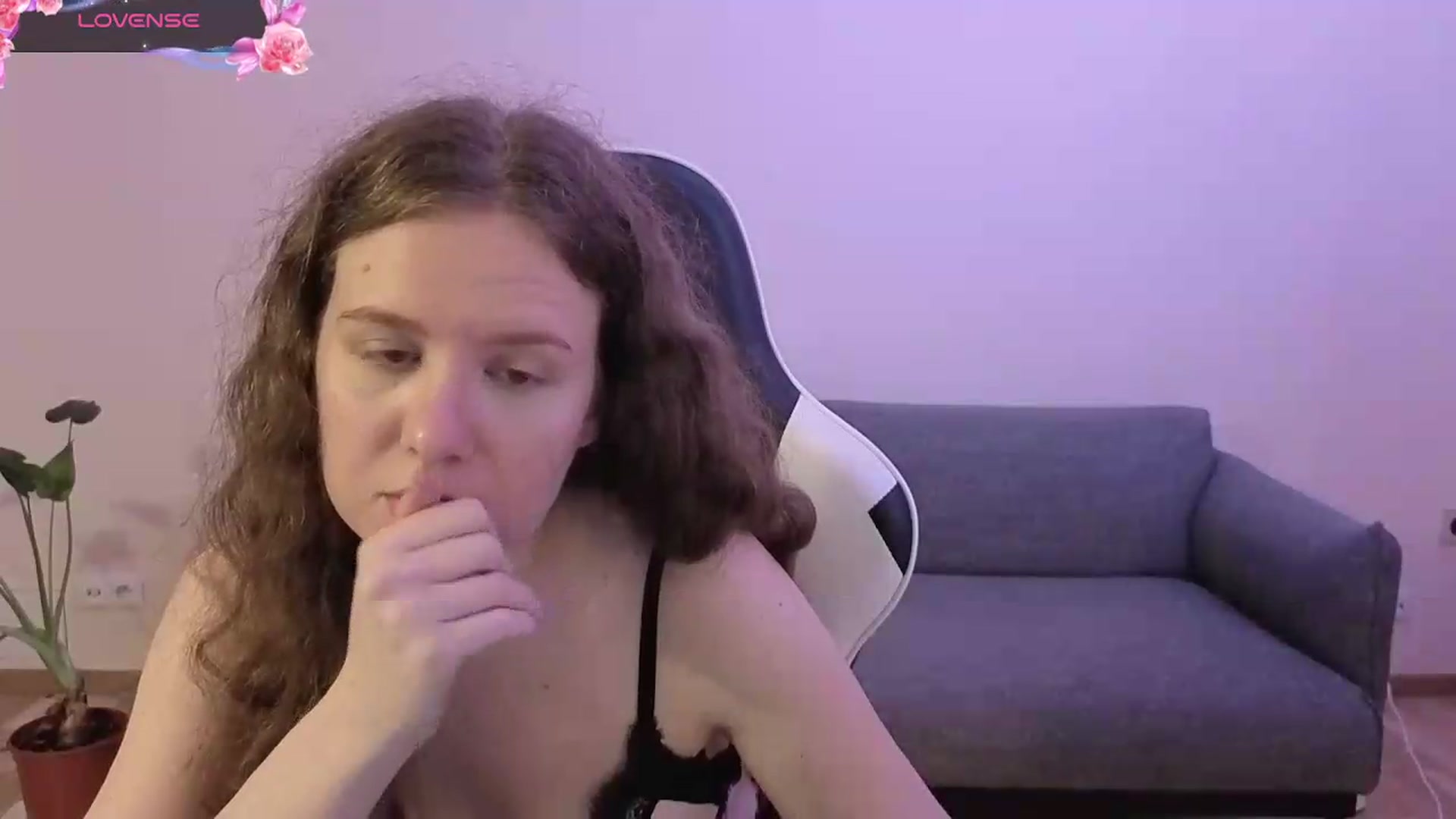 Gallery image thumbnail from BlueFlowerr's myfreecams stream on, 06/18/2026, 23:05 image 19 of 20