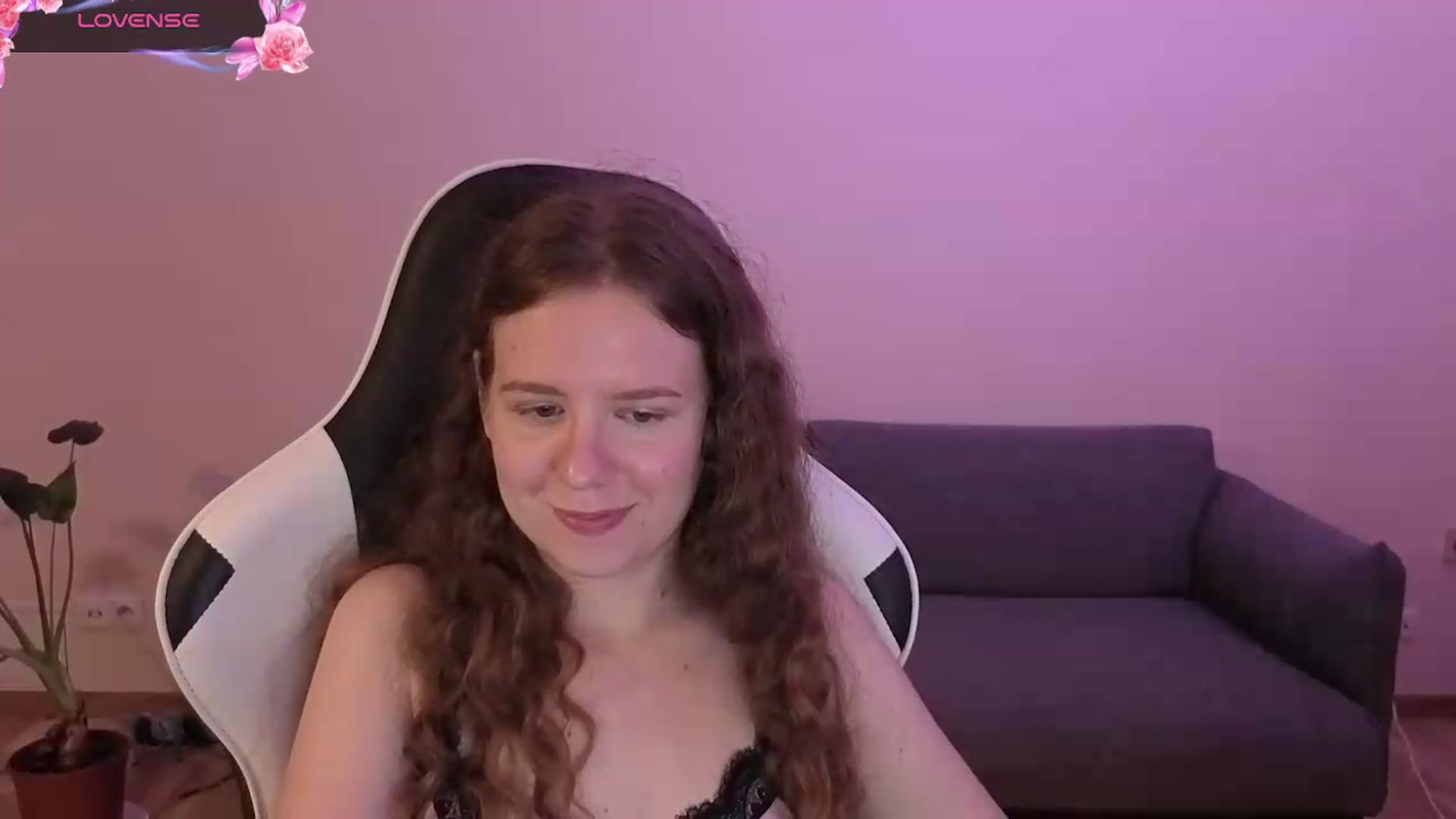 Gallery image thumbnail from BlueFlowerr's myfreecams stream on, 06/19/2026, 24:00 image 2 of 20
