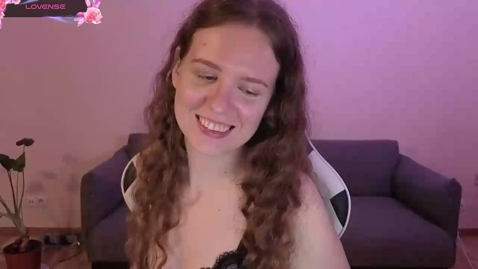 Gallery image thumbnail from BlueFlowerr's myfreecams stream on, 06/19/2026, 24:00 image 10 of 20