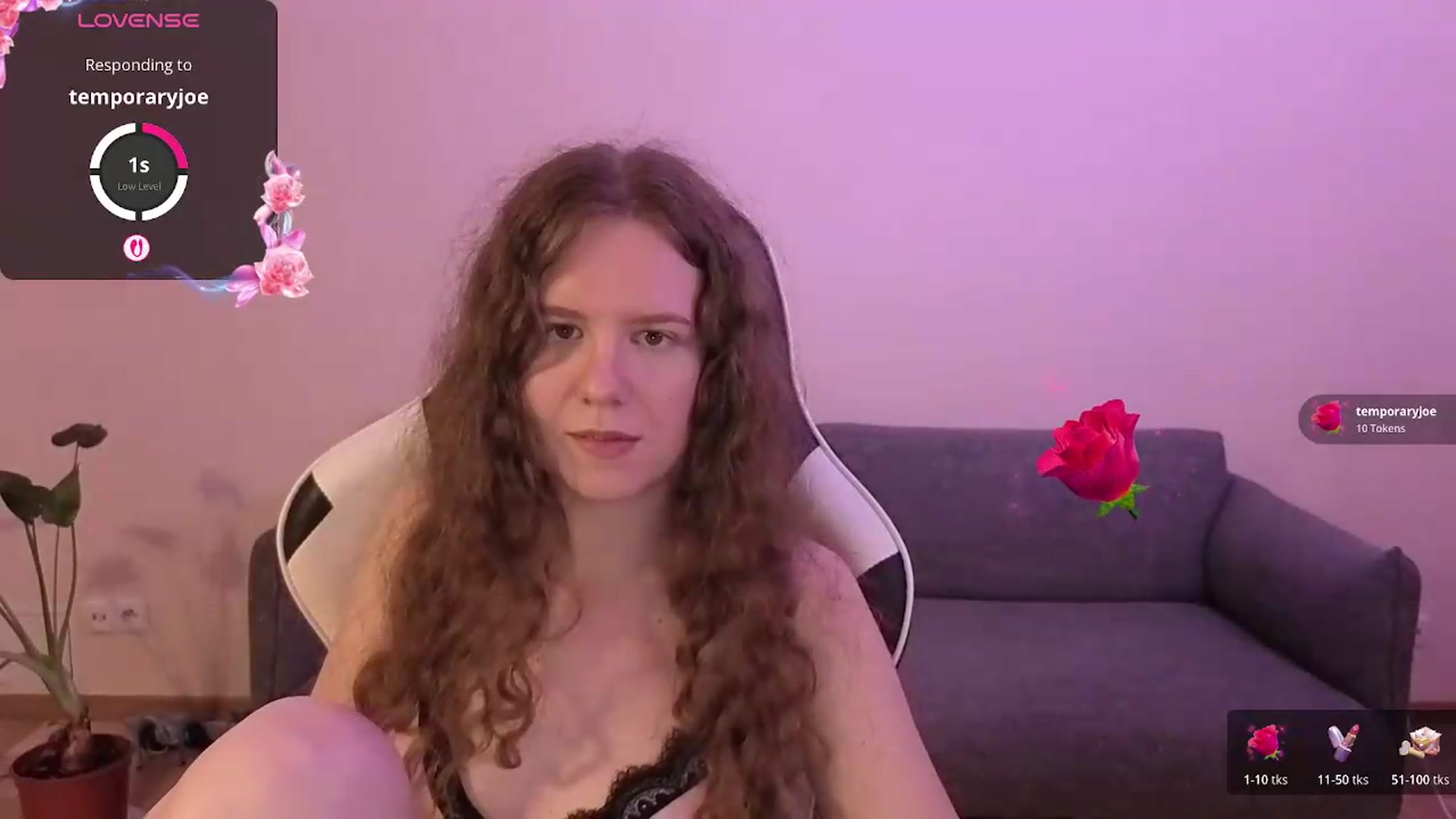 Gallery image thumbnail from BlueFlowerr's myfreecams stream on, 06/19/2026, 01:04 image 19 of 20