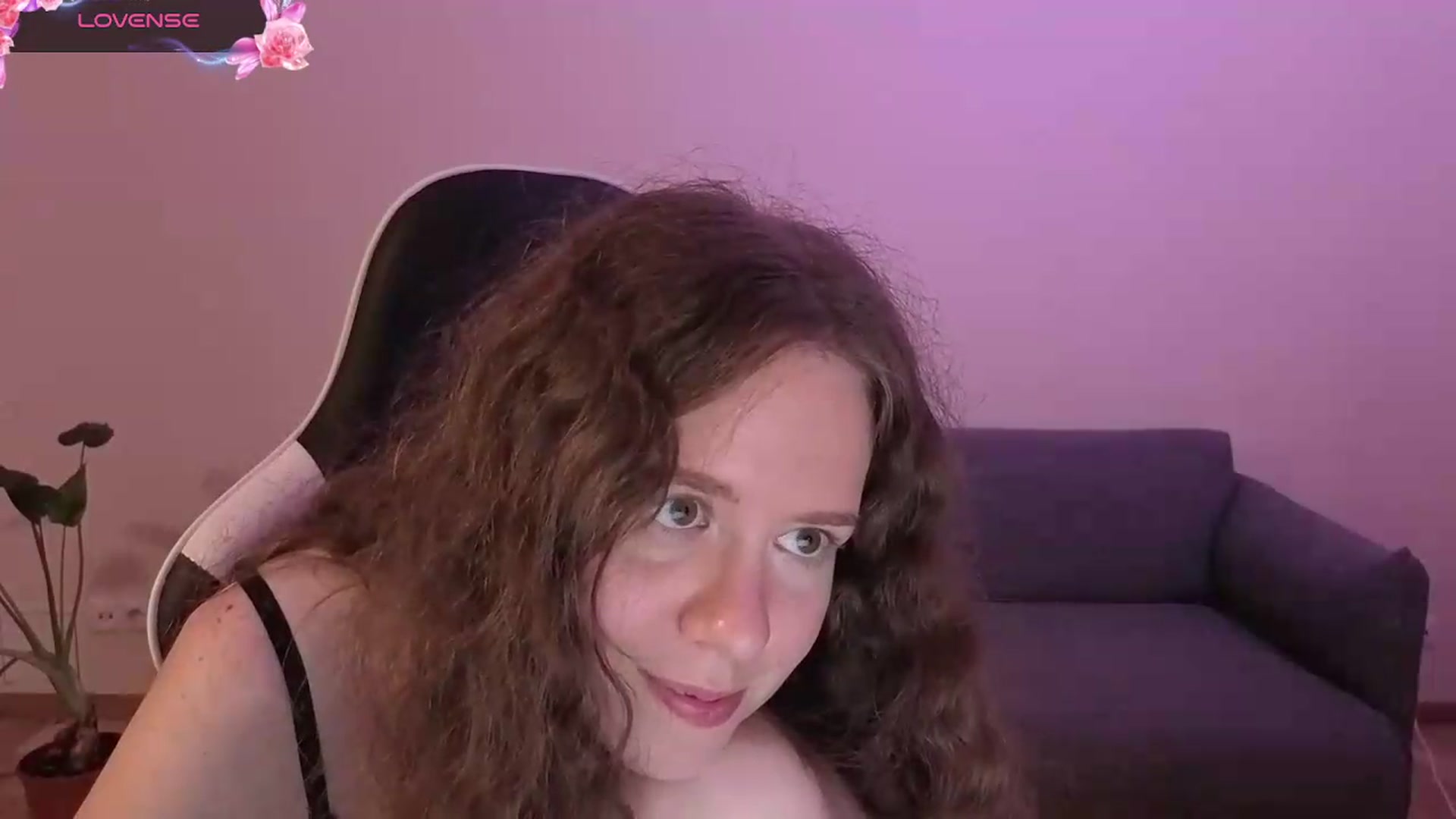 Gallery image thumbnail from BlueFlowerr's myfreecams stream on, 06/19/2026, 01:04 image 8 of 20
