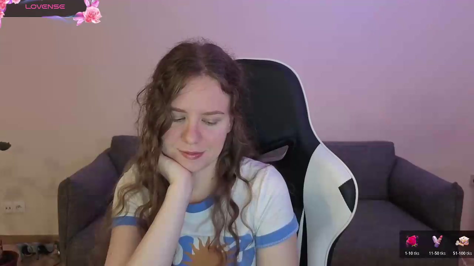 Gallery image thumbnail from BlueFlowerr's myfreecams stream on, 06/19/2026, 19:20 image 8 of 20