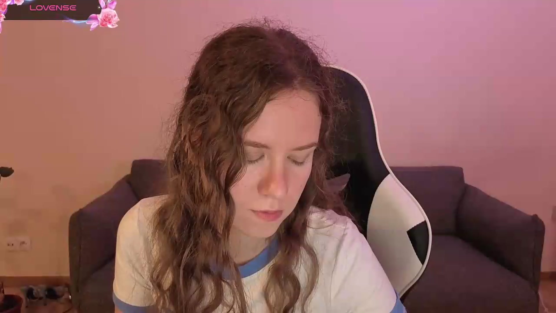Gallery image thumbnail from BlueFlowerr's myfreecams stream on, 06/19/2026, 19:20 image 17 of 20