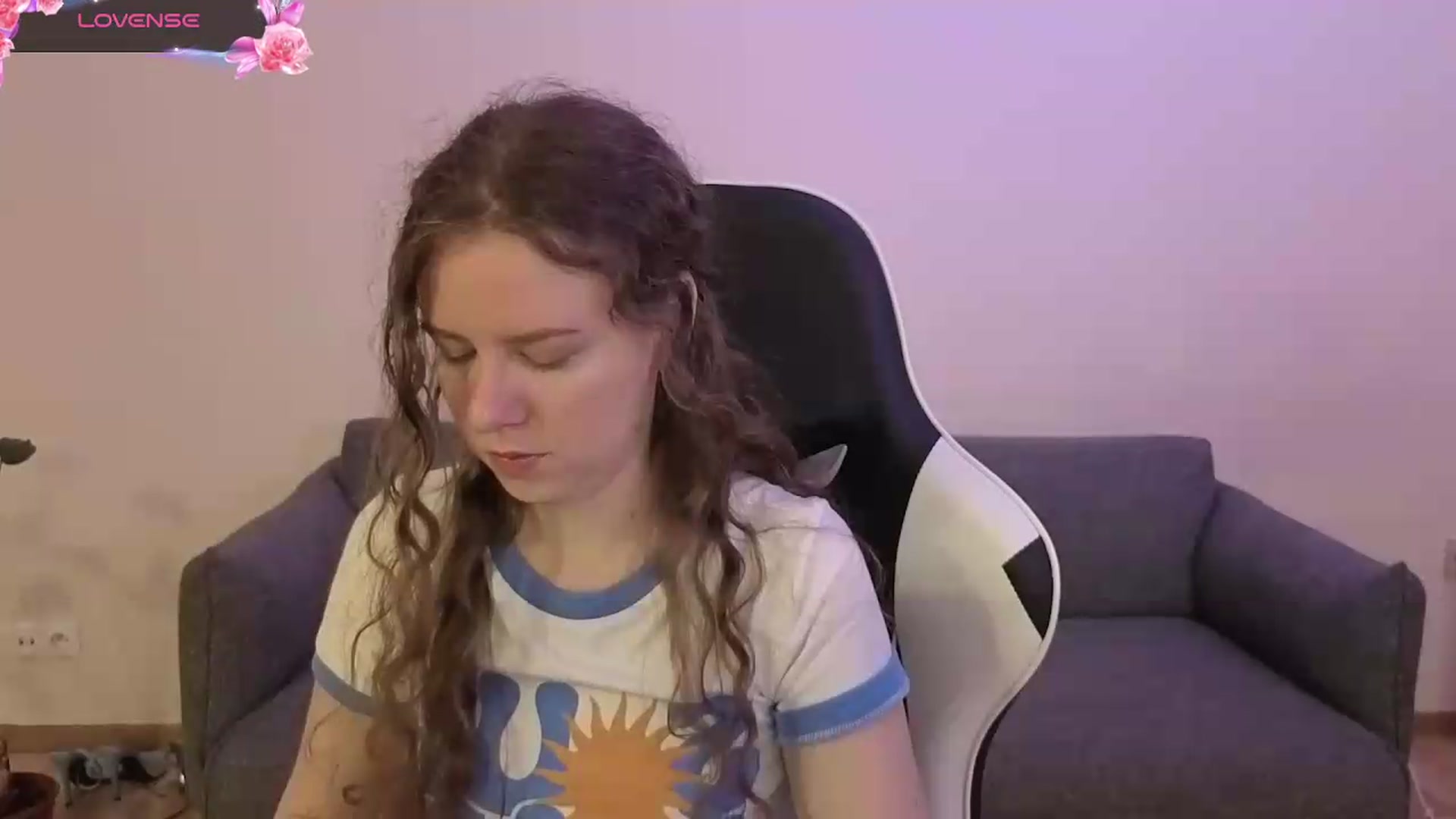 Gallery image thumbnail from BlueFlowerr's myfreecams stream on, 06/19/2026, 19:20 image 3 of 20