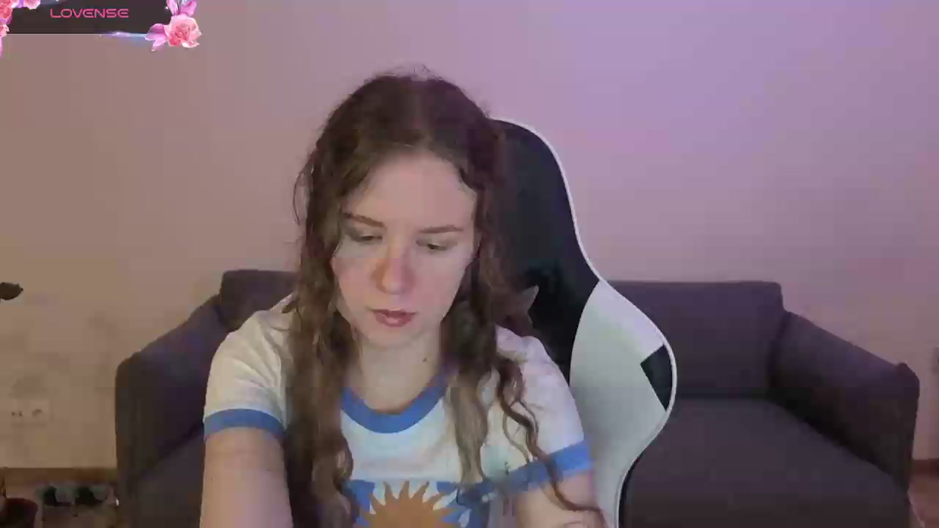 Gallery image thumbnail from BlueFlowerr's myfreecams stream on, 06/19/2026, 19:20 image 2 of 20