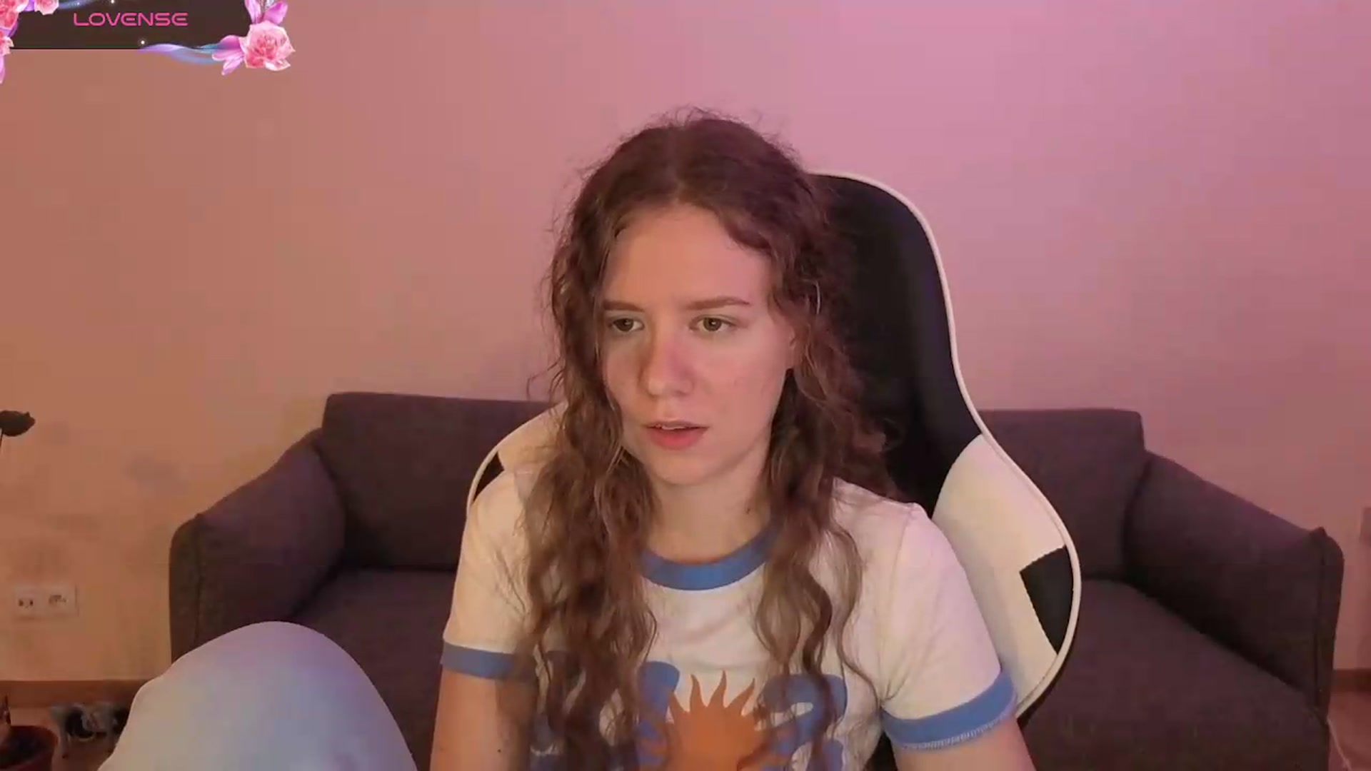 Gallery image thumbnail from BlueFlowerr's myfreecams stream on, 06/19/2026, 19:20 image 18 of 20