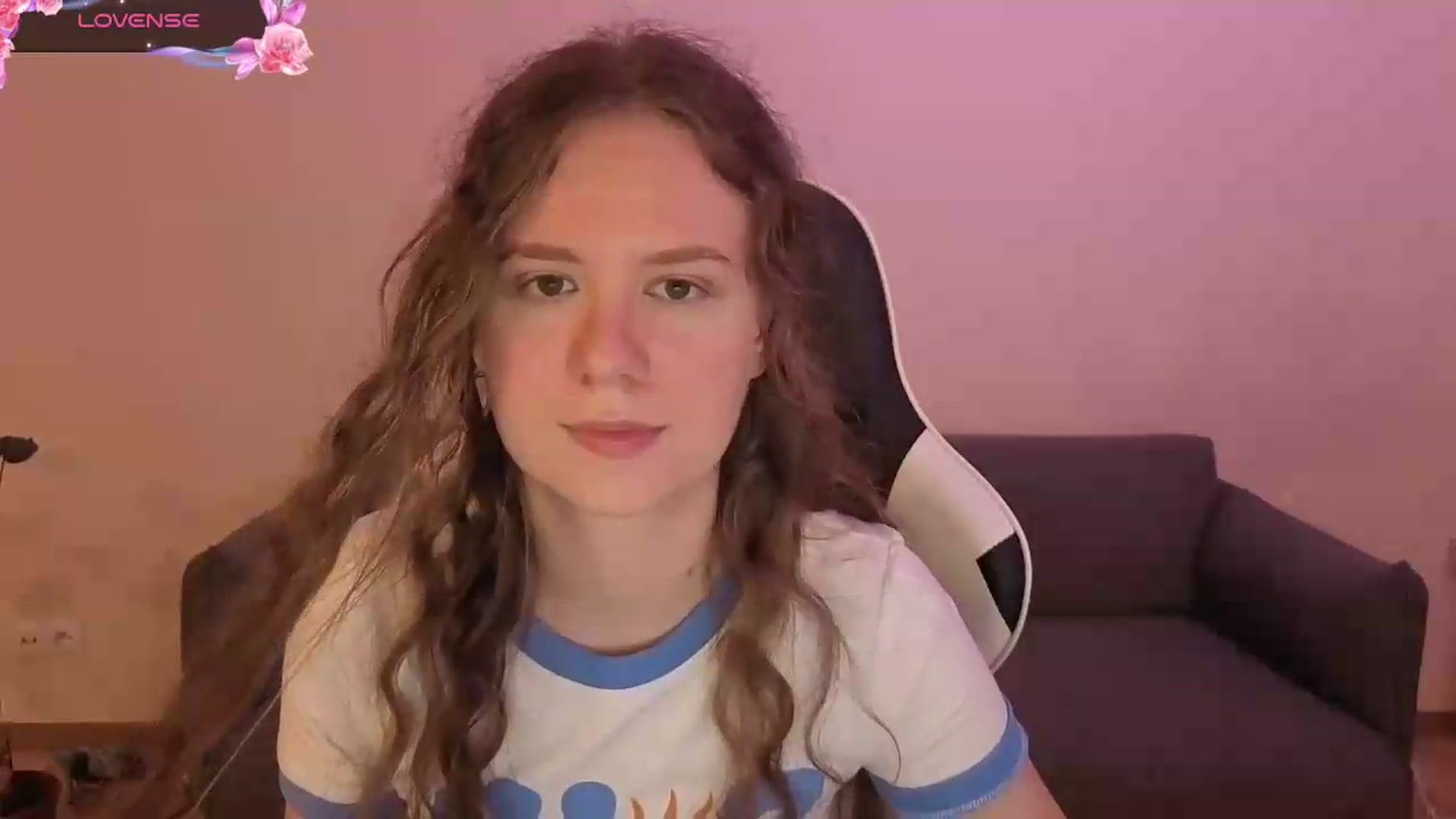 Gallery image thumbnail from BlueFlowerr's myfreecams stream on, 06/19/2026, 19:20 image 15 of 20