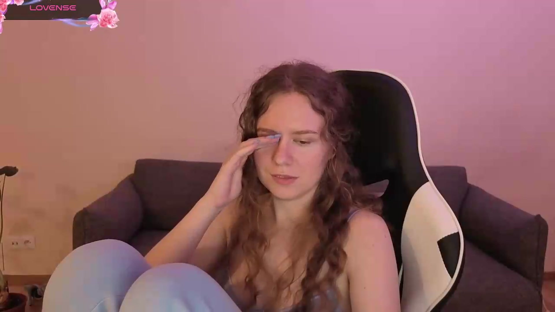 Gallery image thumbnail from BlueFlowerr's myfreecams stream on, 06/19/2026, 21:06 image 10 of 20