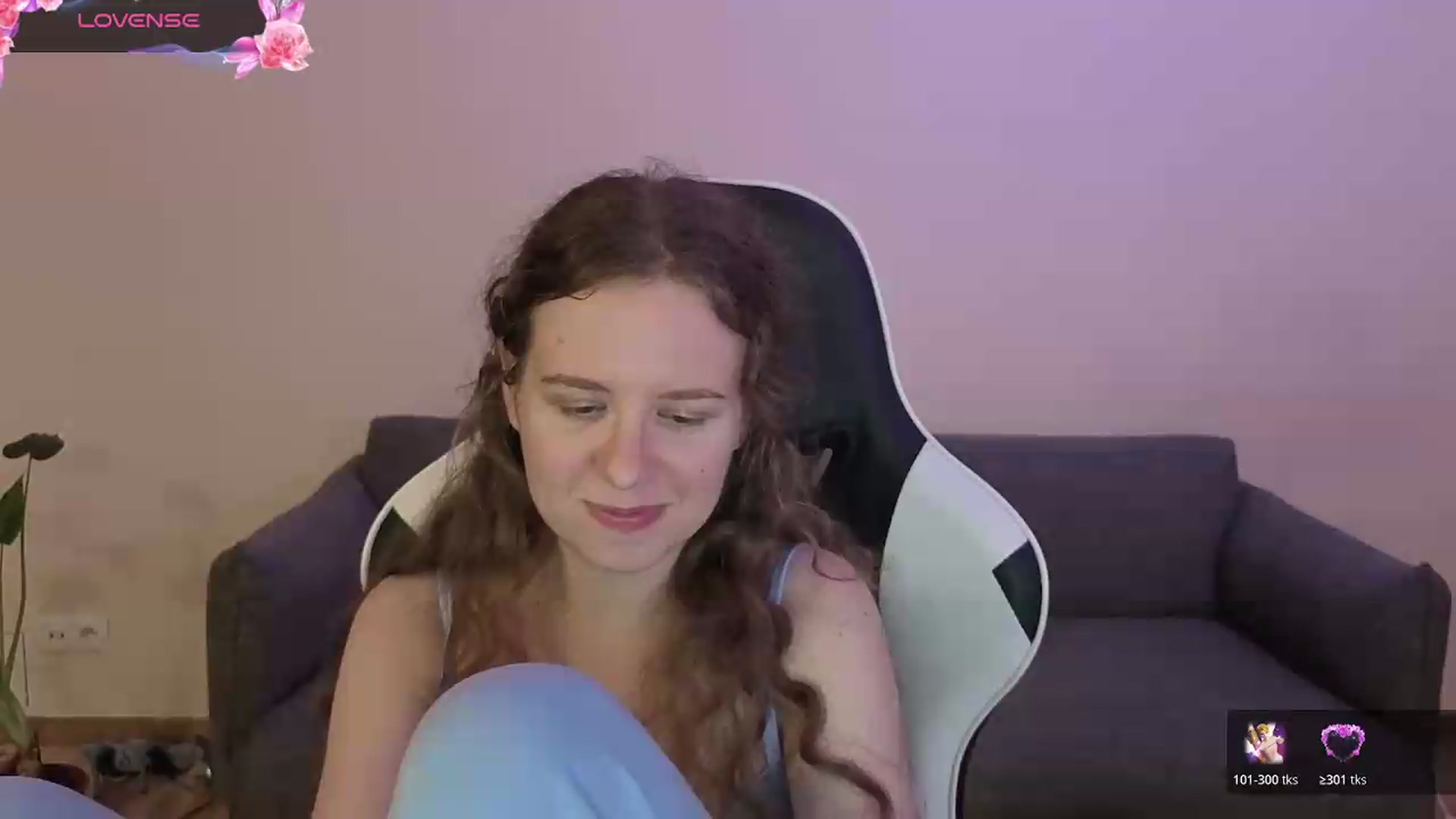Gallery image thumbnail from BlueFlowerr's myfreecams stream on, 06/19/2026, 23:16 image 12 of 20