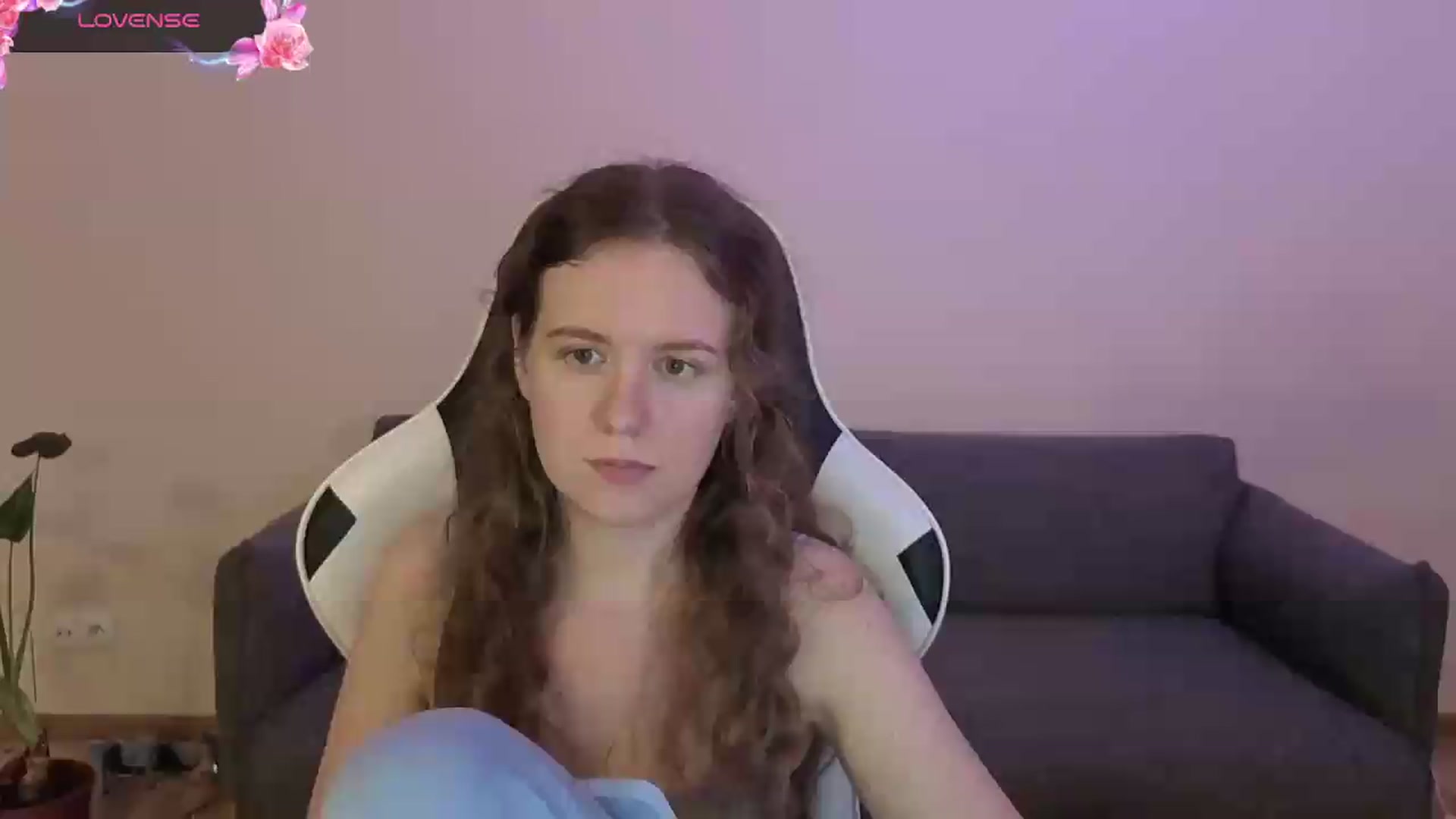 Gallery image thumbnail from BlueFlowerr's myfreecams stream on, 06/19/2026, 23:16 image 18 of 20