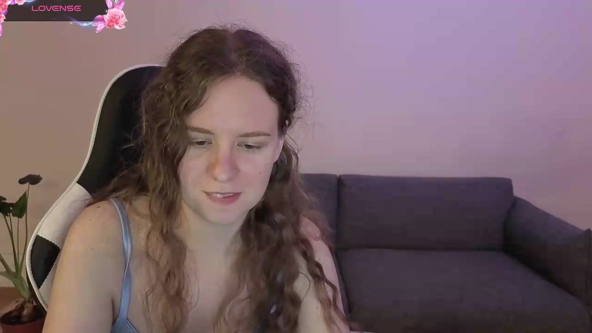 Gallery image thumbnail from BlueFlowerr's myfreecams stream on, 06/19/2026, 23:33 image 16 of 20