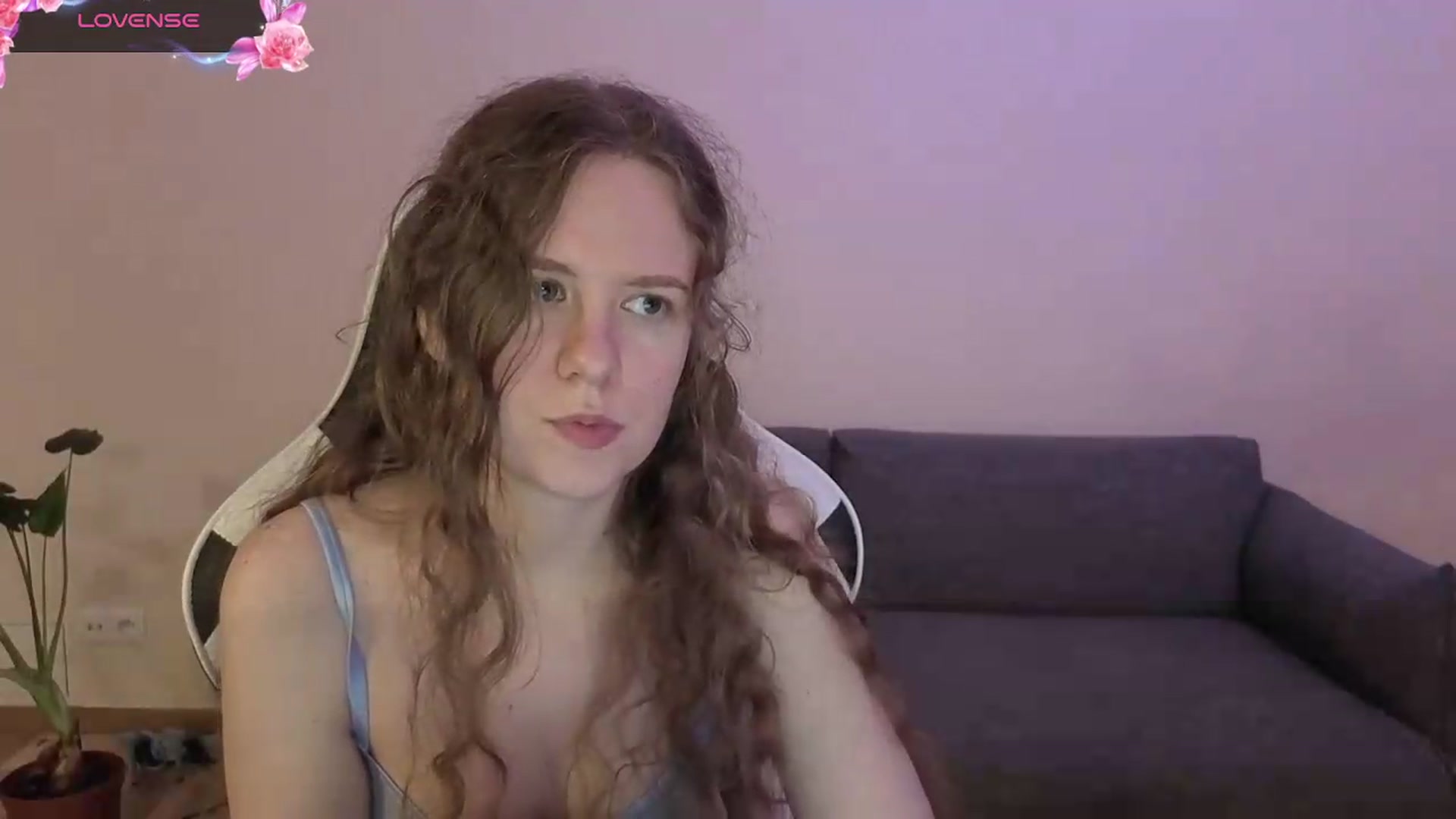 Gallery image thumbnail from BlueFlowerr's myfreecams stream on, 06/19/2026, 23:33 image 12 of 20