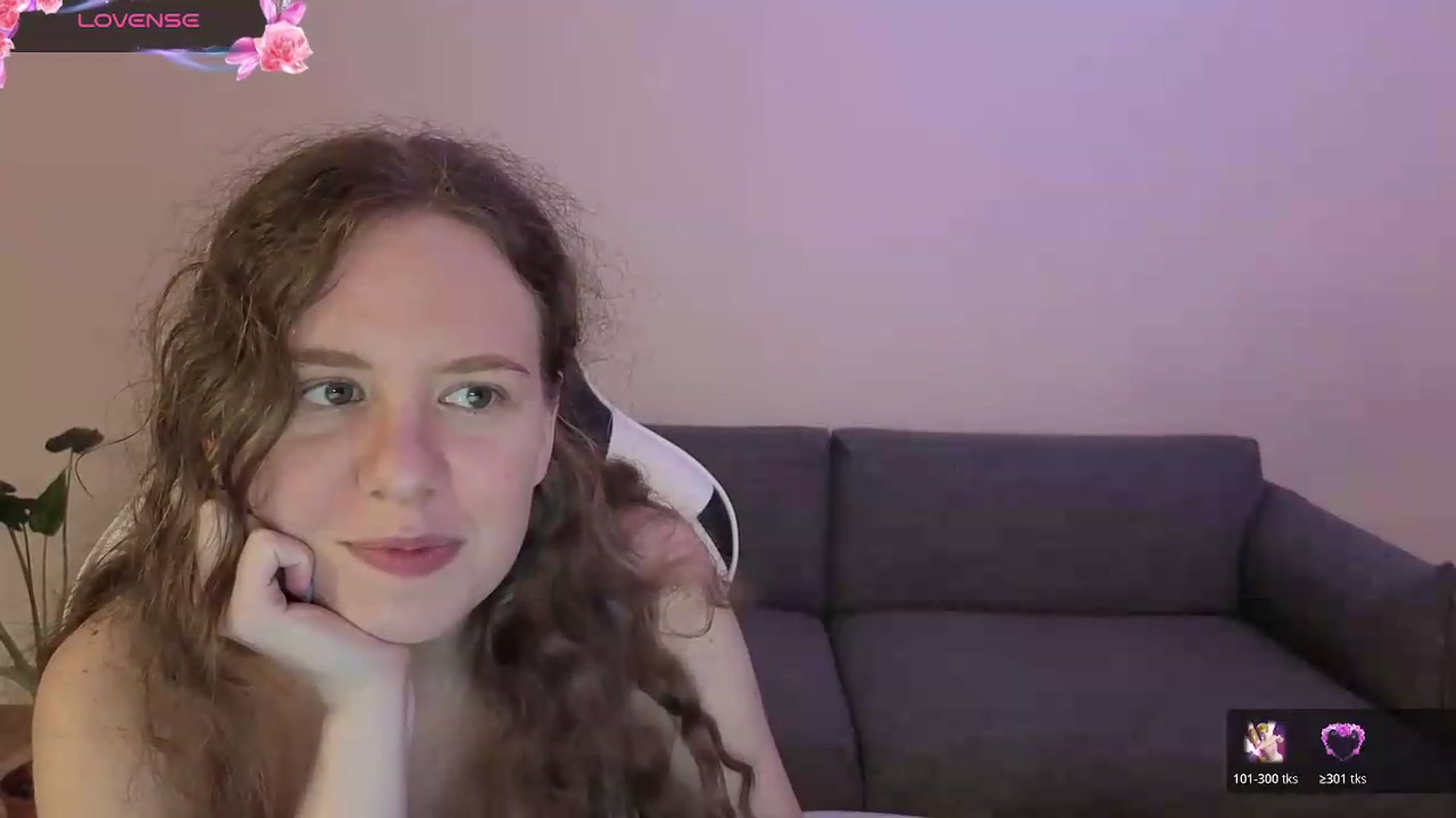 Gallery image thumbnail from BlueFlowerr's myfreecams stream on, 06/19/2026, 23:33 image 17 of 20