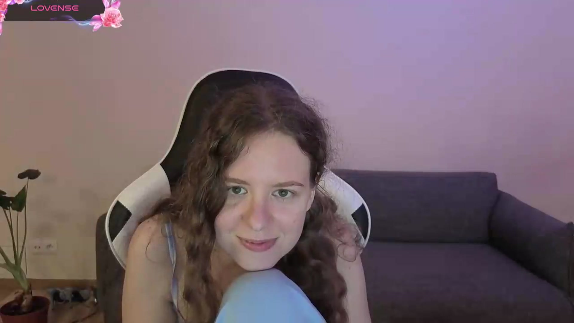 Gallery image thumbnail from BlueFlowerr's myfreecams stream on, 06/20/2026, 24:02 image 5 of 20