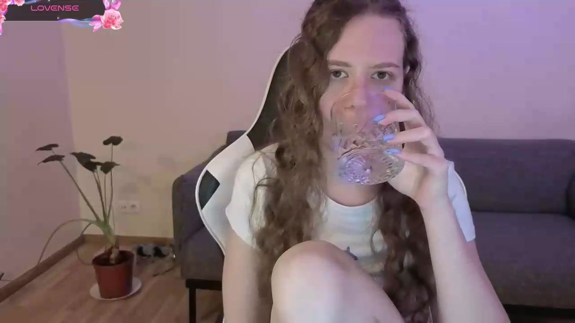 Gallery image thumbnail from BlueFlowerr's myfreecams stream on, 06/20/2026, 18:27 image 2 of 20