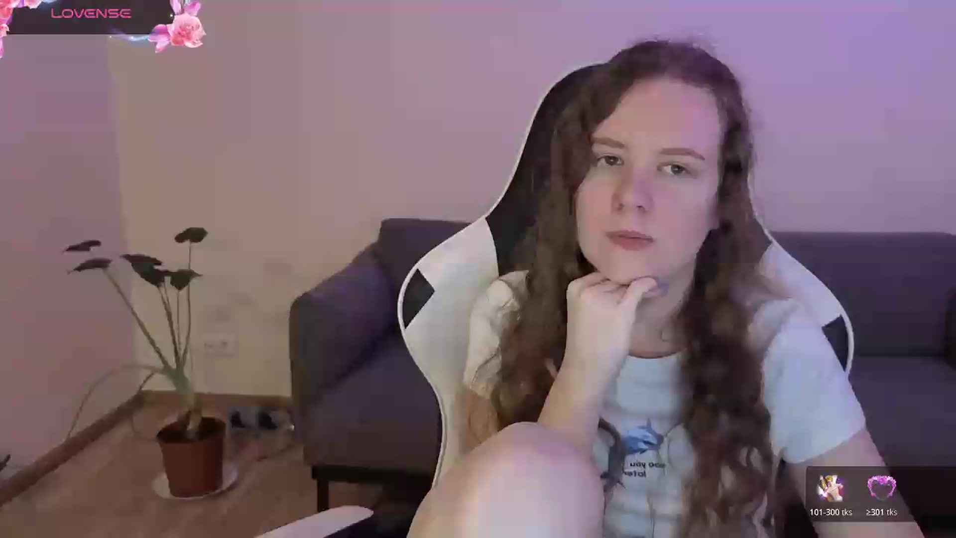 Gallery image thumbnail from BlueFlowerr's myfreecams stream on, 06/20/2026, 18:27 image 7 of 20