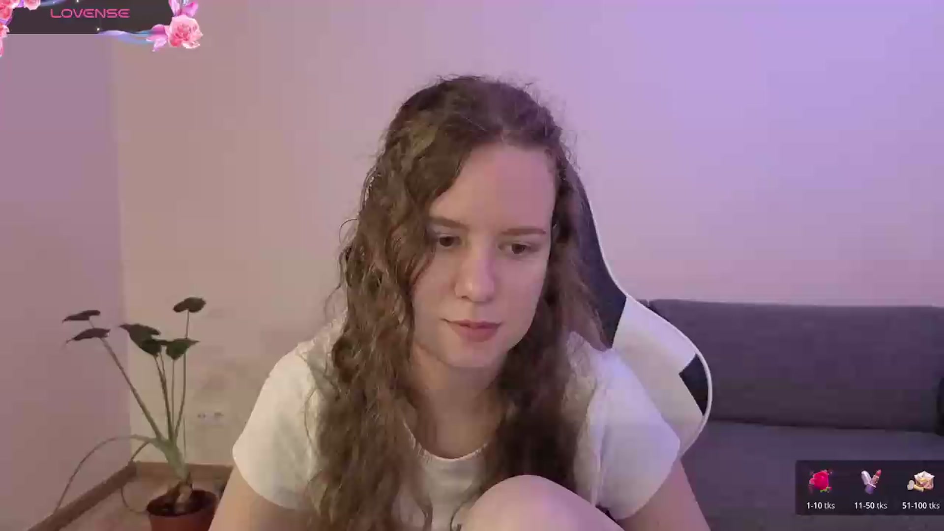Gallery image thumbnail from BlueFlowerr's myfreecams stream on, 06/20/2026, 18:27 image 13 of 20