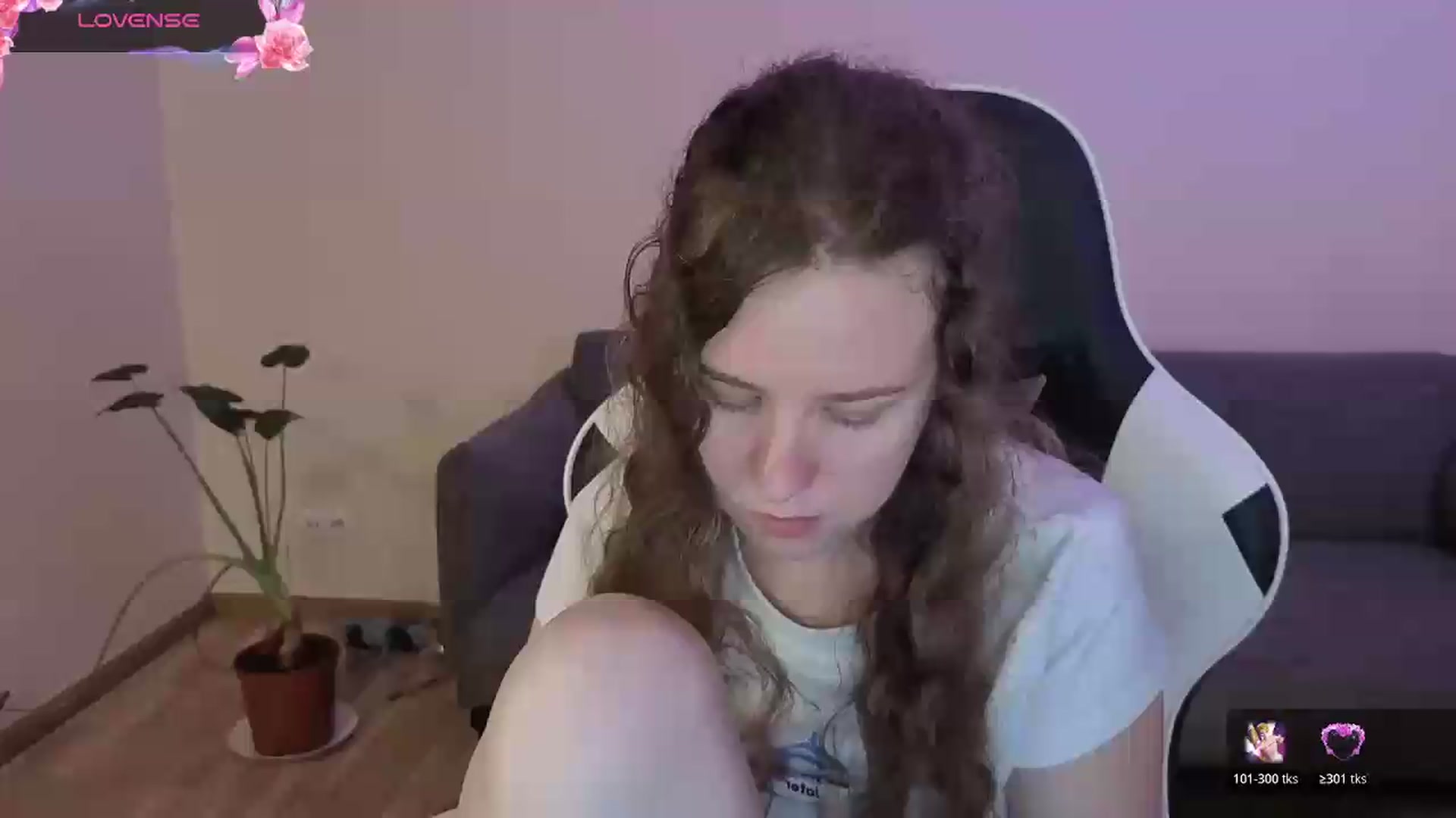 Gallery image thumbnail from BlueFlowerr's myfreecams stream on, 06/20/2026, 18:27 image 1 of 20