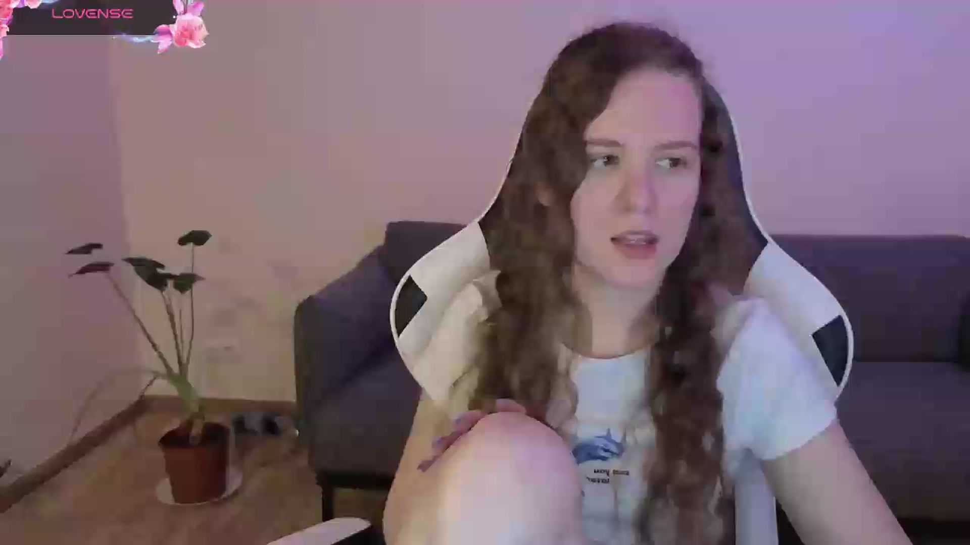 Gallery image thumbnail from BlueFlowerr's myfreecams stream on, 06/20/2026, 18:27 image 8 of 20