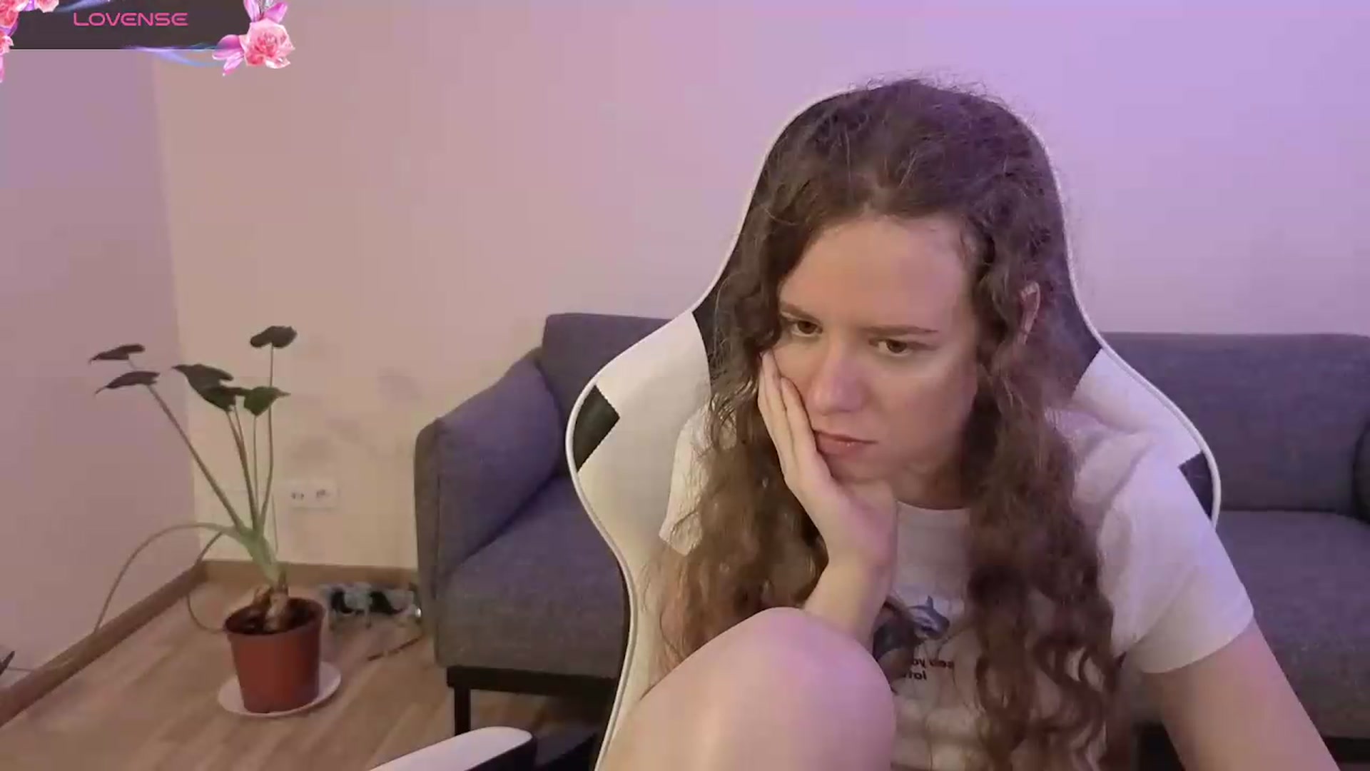 Gallery image thumbnail from BlueFlowerr's myfreecams stream on, 06/20/2026, 18:27 image 6 of 20
