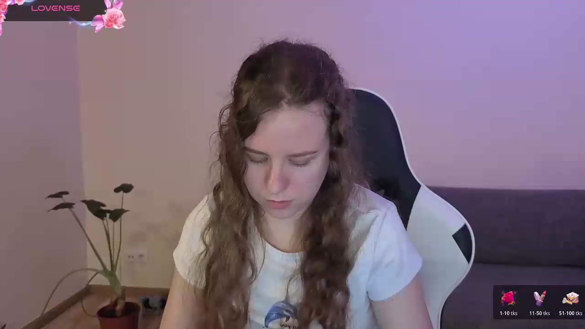 Gallery image thumbnail from BlueFlowerr's myfreecams stream on, 06/20/2026, 18:27 image 18 of 20