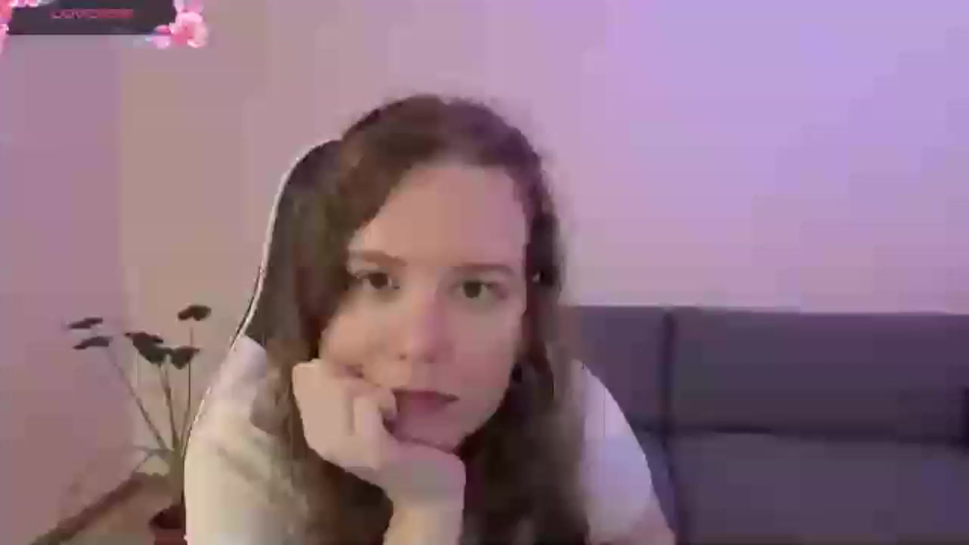 Gallery image thumbnail from BlueFlowerr's myfreecams stream on, 06/20/2026, 18:27 image 12 of 20
