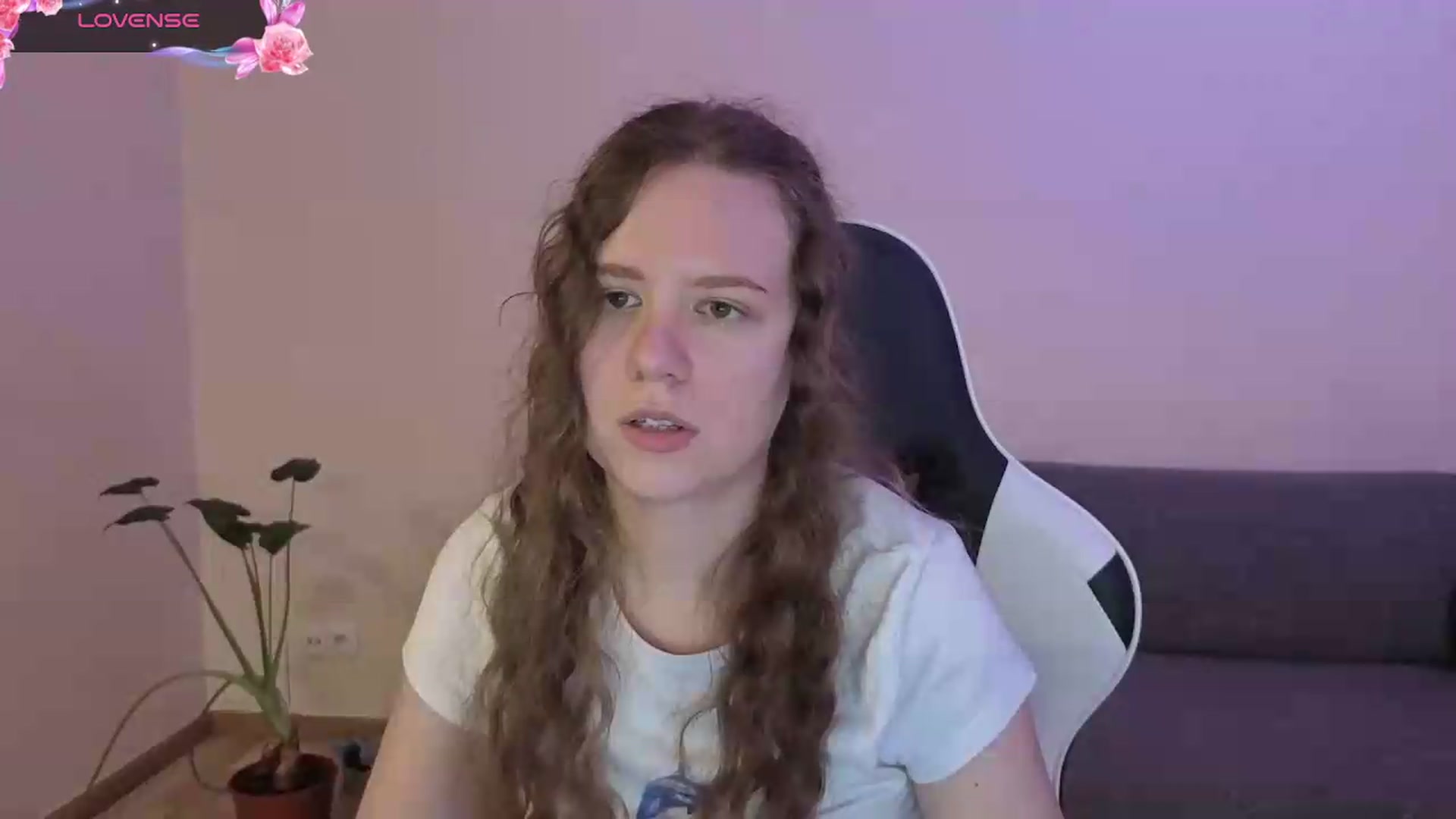 Gallery image thumbnail from BlueFlowerr's myfreecams stream on, 06/20/2026, 18:27 image 15 of 20