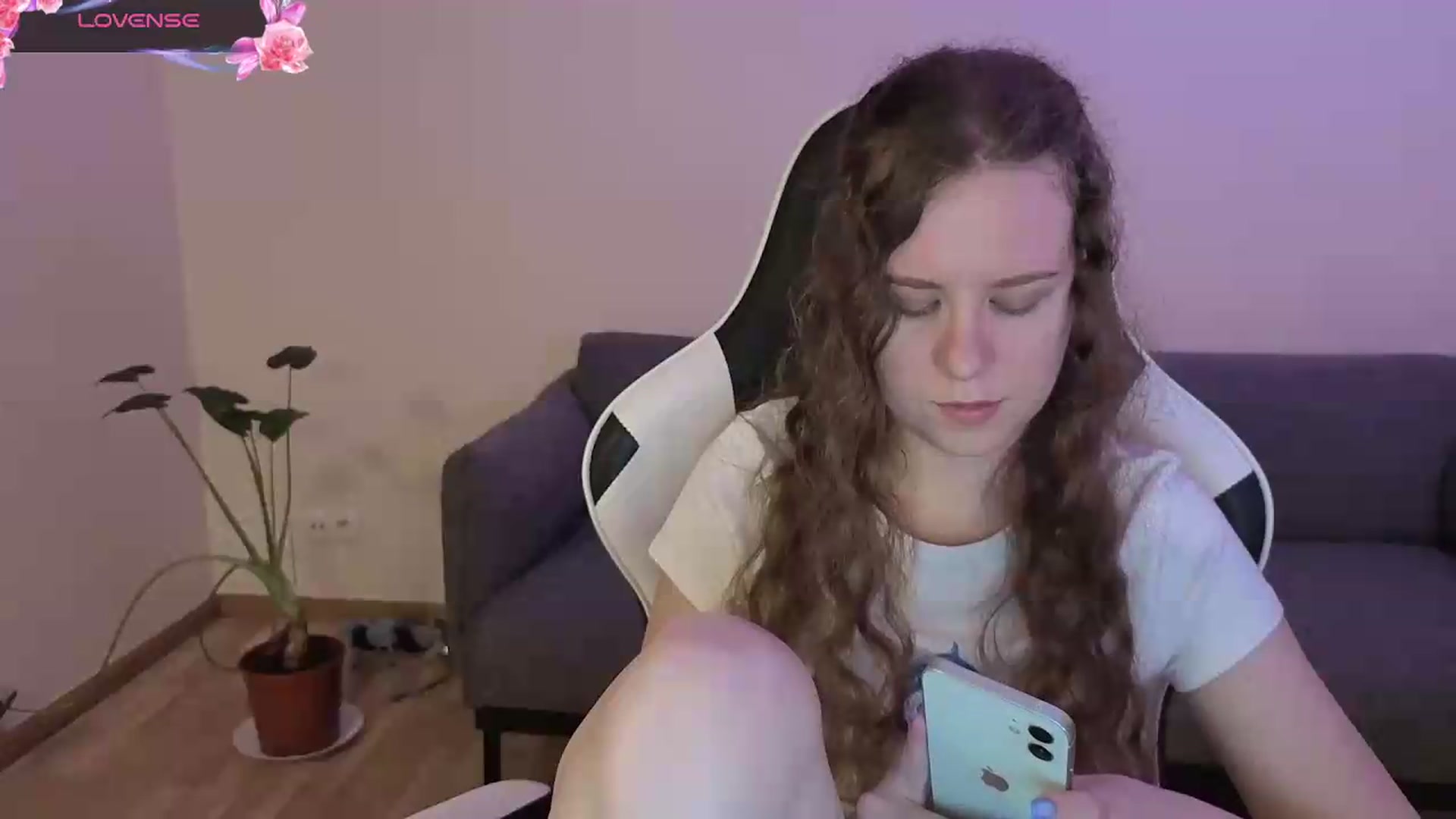 Gallery image thumbnail from BlueFlowerr's myfreecams stream on, 06/20/2026, 18:27 image 11 of 20