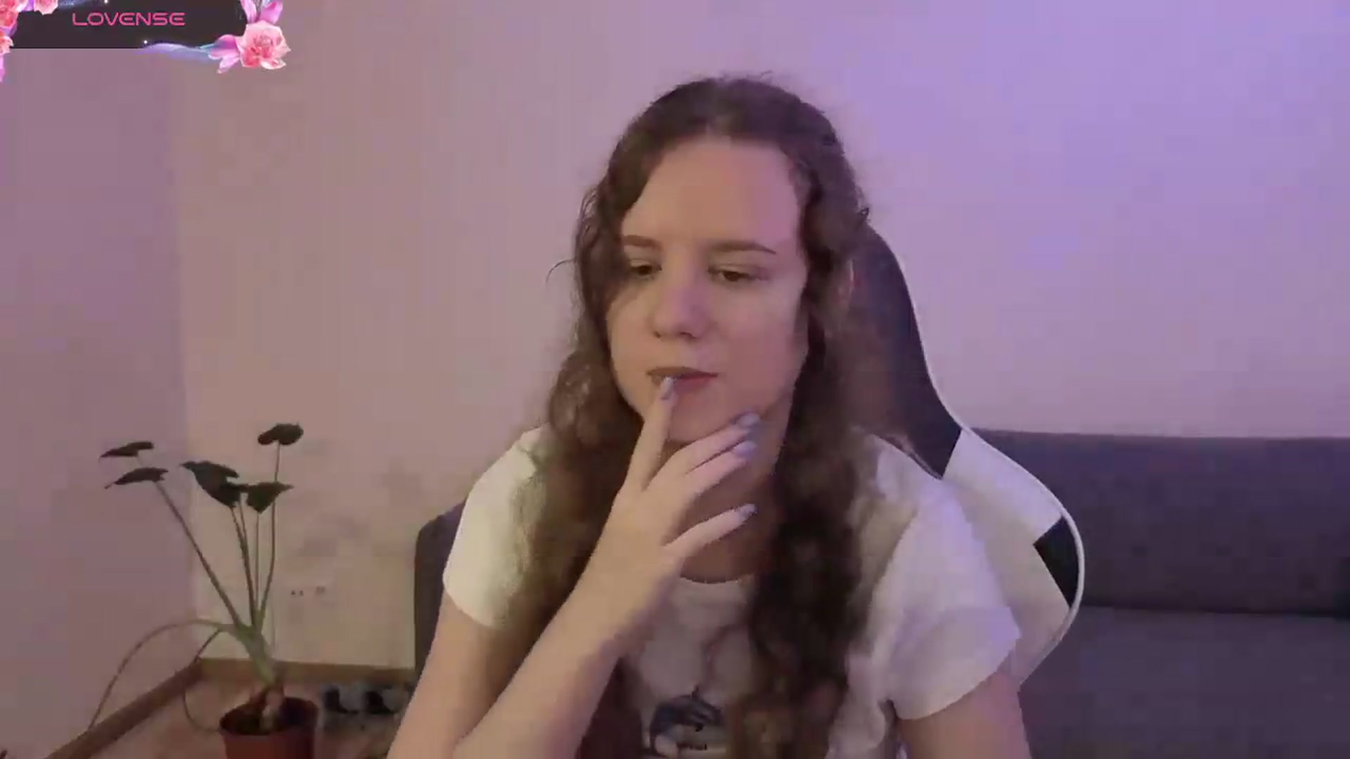 Gallery image thumbnail from BlueFlowerr's myfreecams stream on, 06/20/2026, 18:27 image 16 of 20