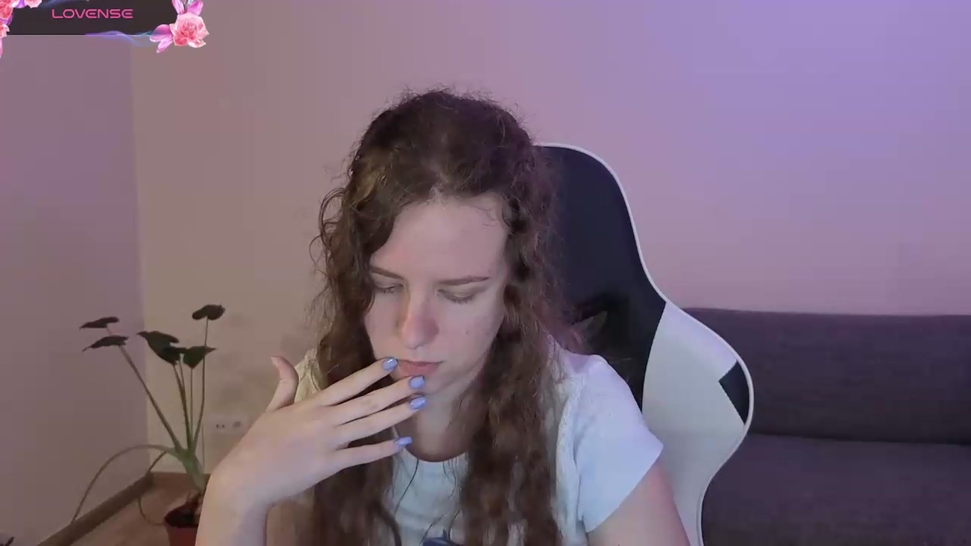 Gallery image thumbnail from BlueFlowerr's myfreecams stream on, 06/20/2026, 19:24 image 6 of 20