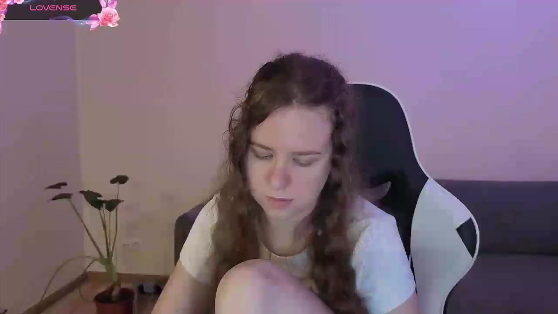 Gallery image thumbnail from BlueFlowerr's myfreecams stream on, 06/20/2026, 19:24 image 2 of 20