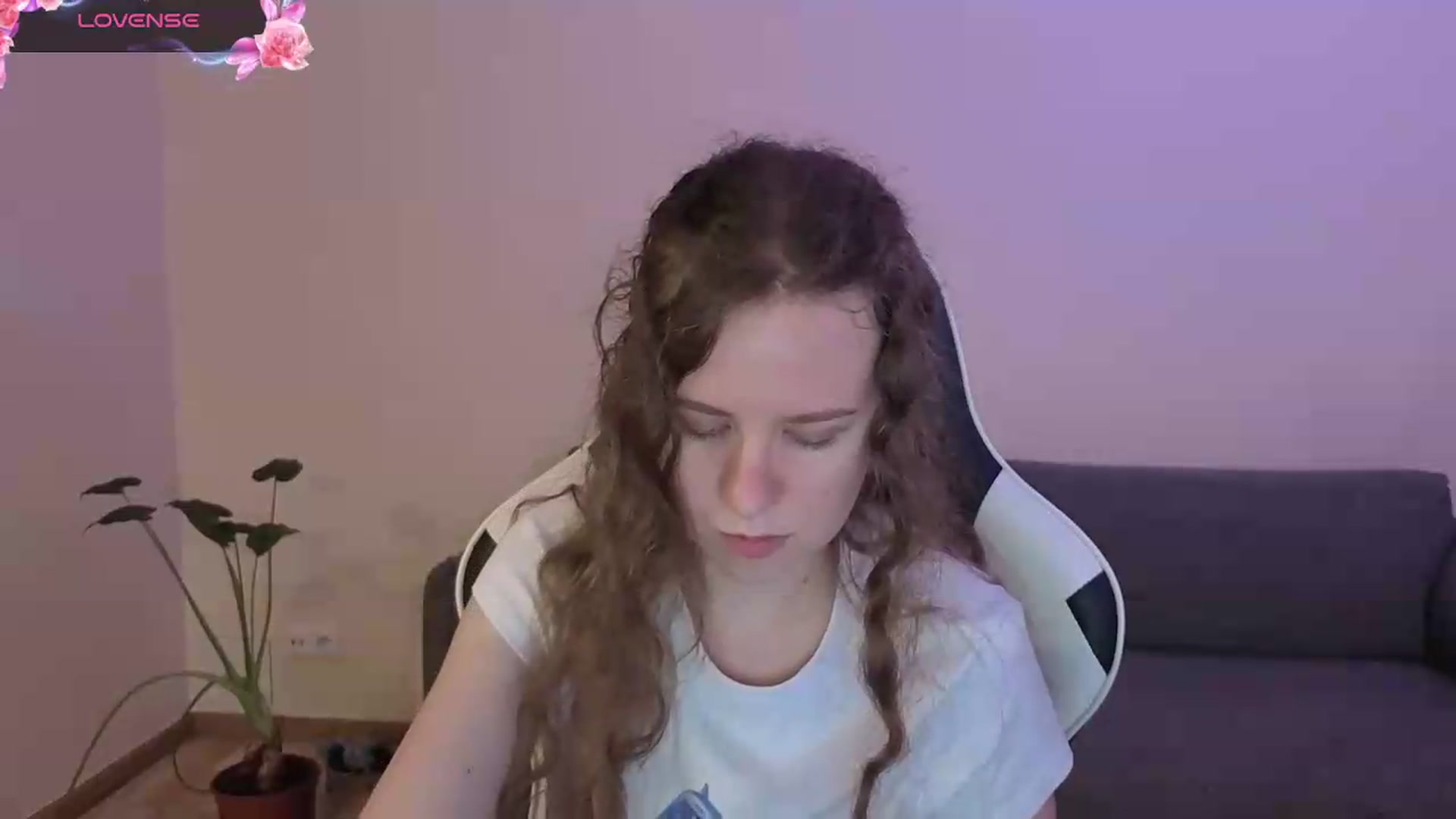 Gallery image thumbnail from BlueFlowerr's myfreecams stream on, 06/20/2026, 21:56 image 19 of 20