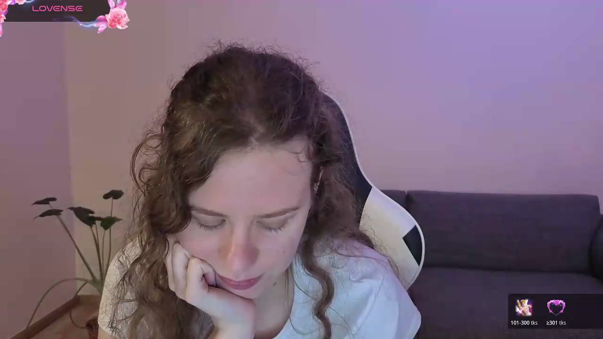 Gallery image thumbnail from BlueFlowerr's myfreecams stream on, 06/20/2026, 21:56 image 12 of 20