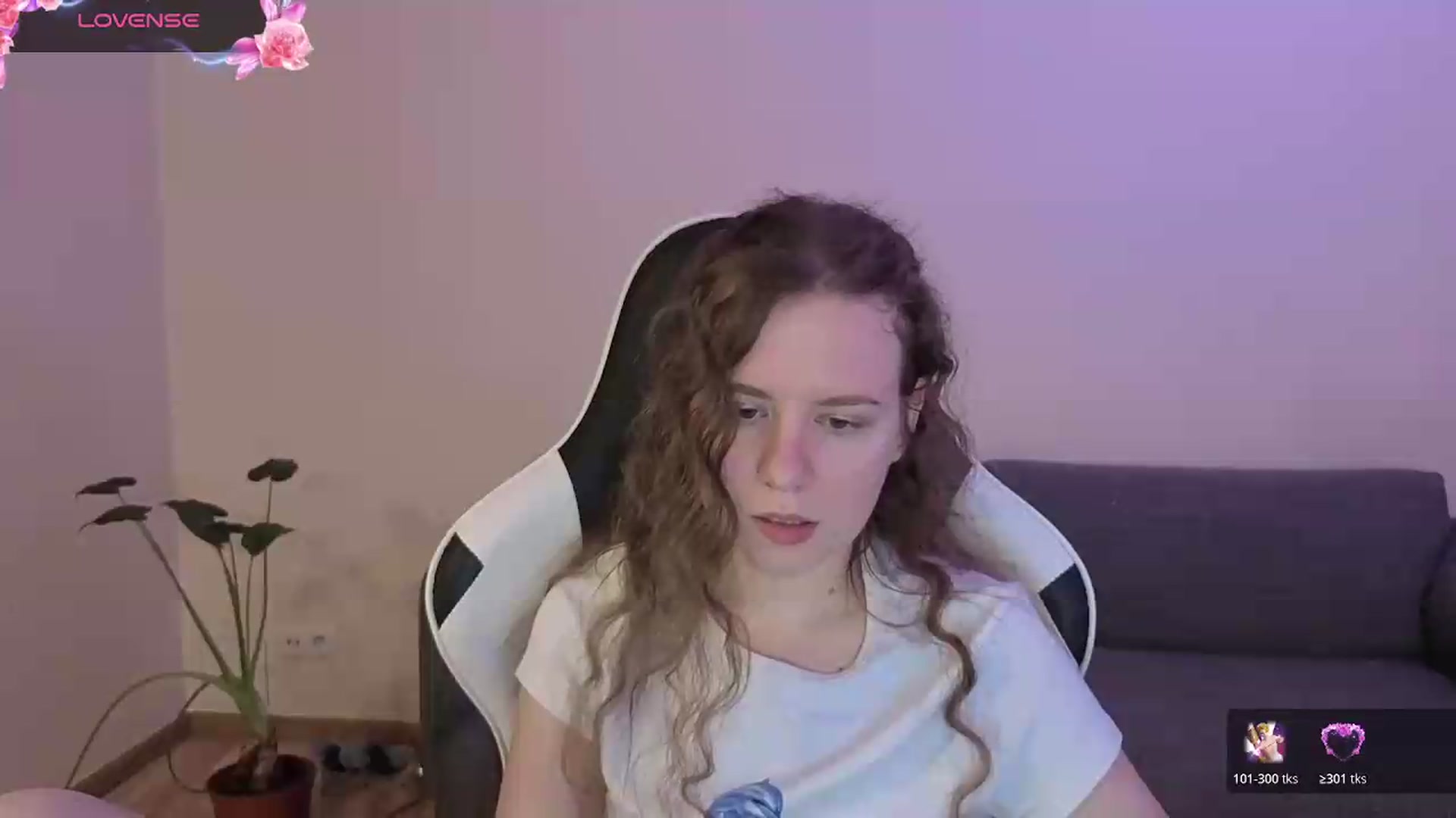 Gallery image thumbnail from BlueFlowerr's myfreecams stream on, 06/20/2026, 21:56 image 10 of 20