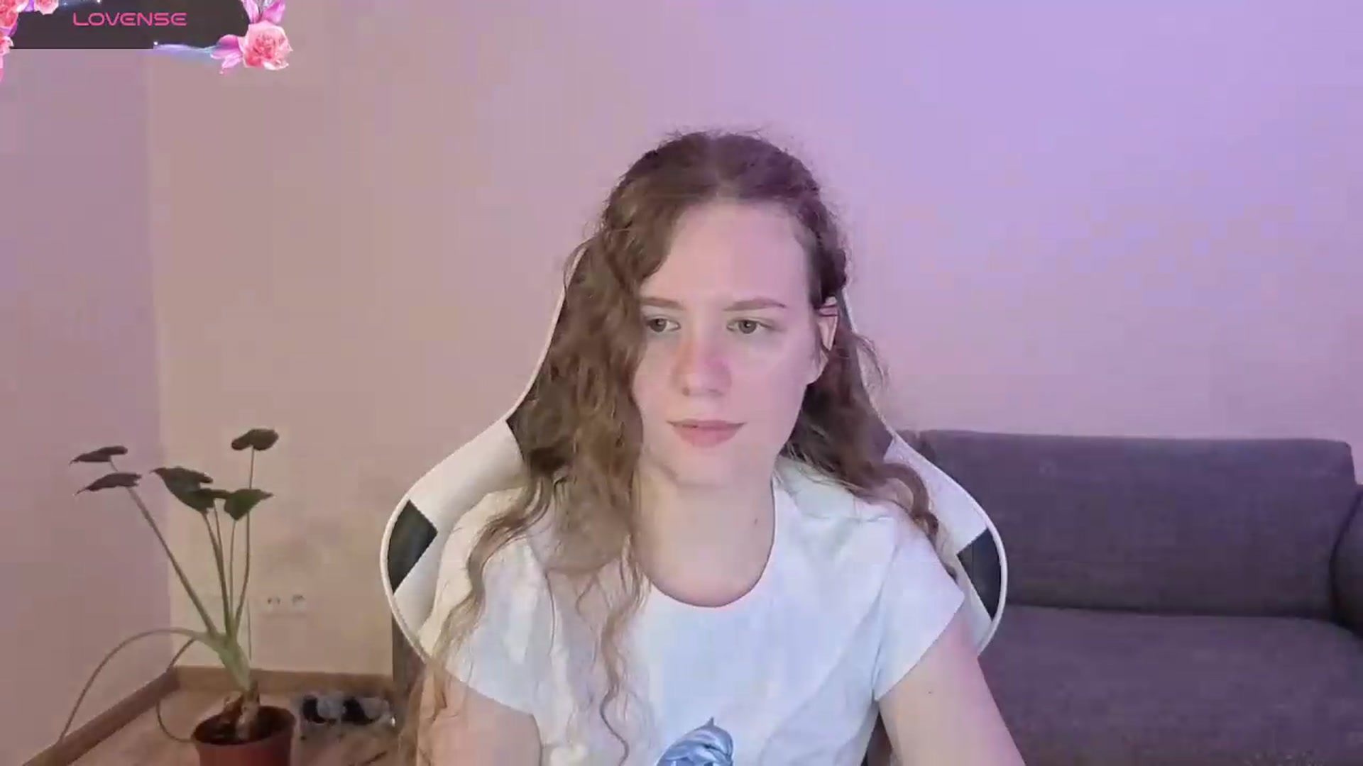 Gallery image thumbnail from BlueFlowerr's myfreecams stream on, 06/20/2026, 21:56 image 3 of 20