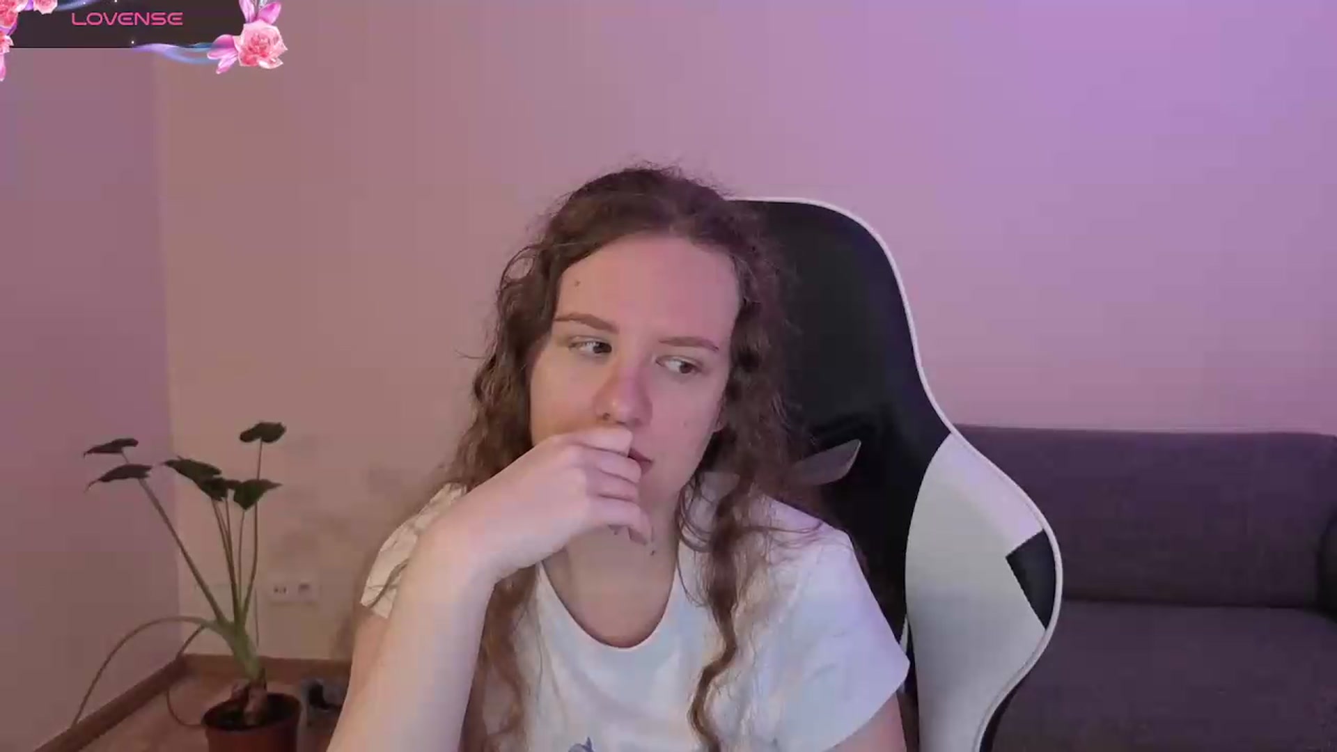 Gallery image thumbnail from BlueFlowerr's myfreecams stream on, 06/20/2026, 23:30 image 10 of 20